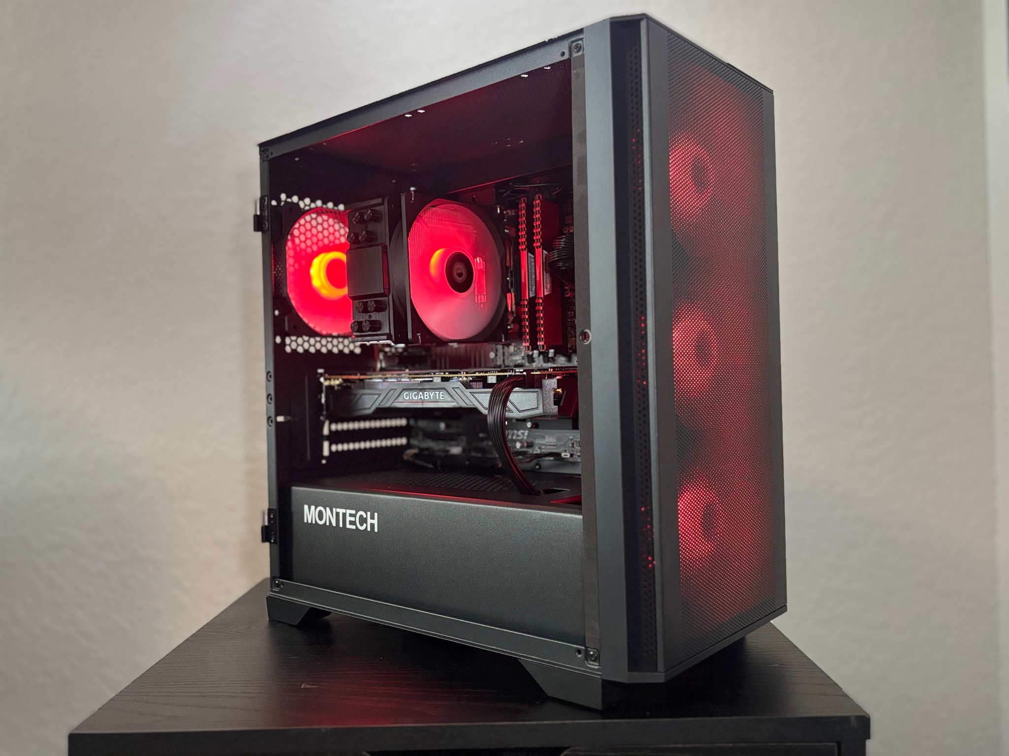 Ryzen 5 3600 | GTX 1080 | 16GB DDR4 | 500GB Storage