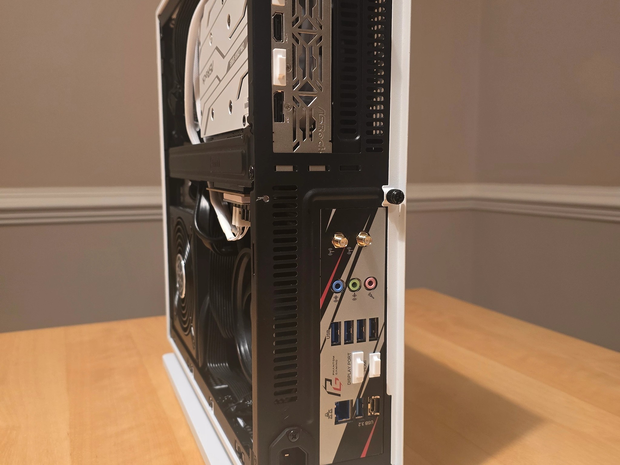 Closeout! 1440p Mini "Falcon" | Eats Through ESports Titles | AMD RX 7700XT