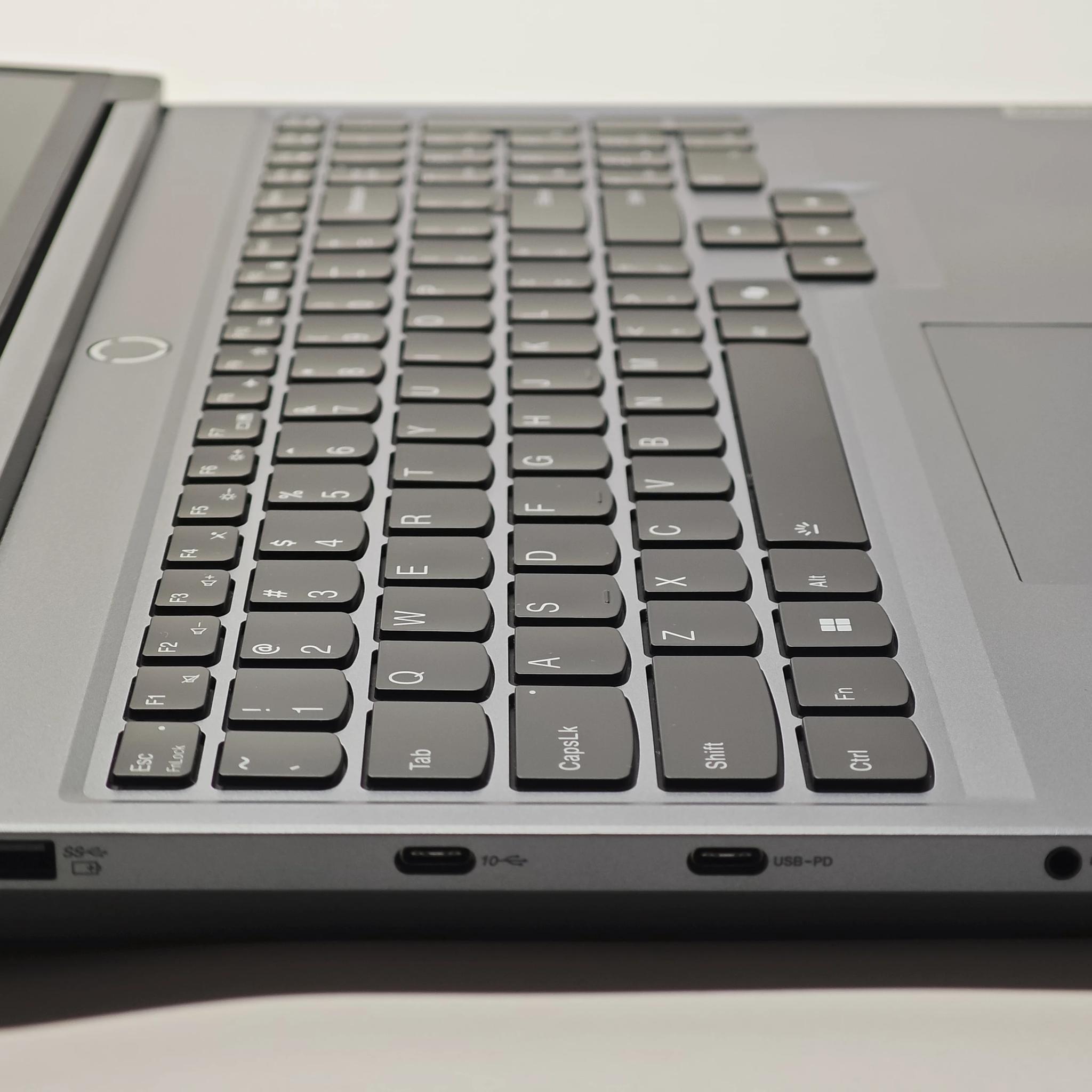 Legion 5i 16" 2024, i7 14650HX, RTX4050, 32GB RAM, 2.5TB SSD, 2560x1600 165Hz, Condition: Excellent