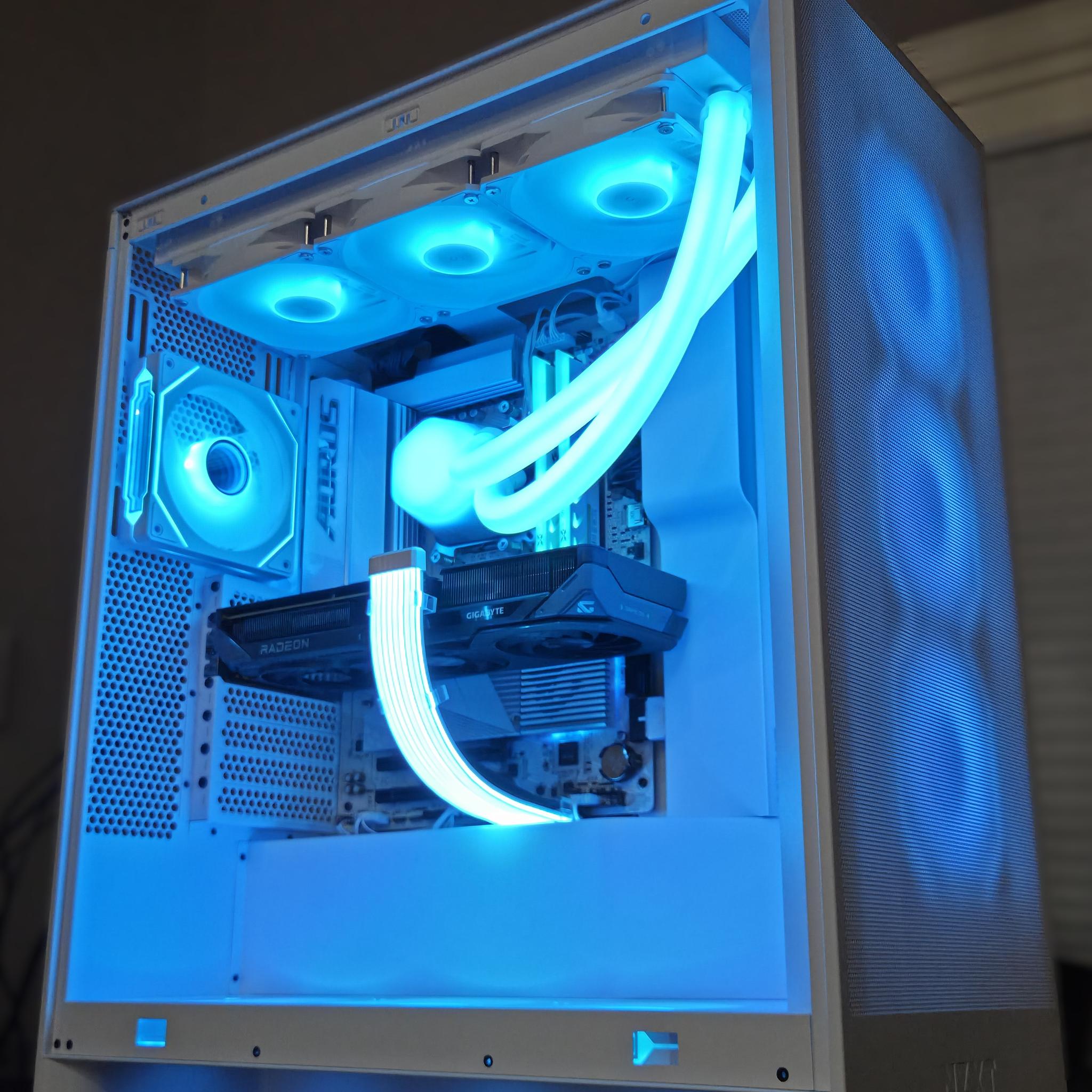 Cookies N’ Cream!🥛 7600X | 9060XT 16GB | 32GB DDR5 | 1TB Gen4 NVMe