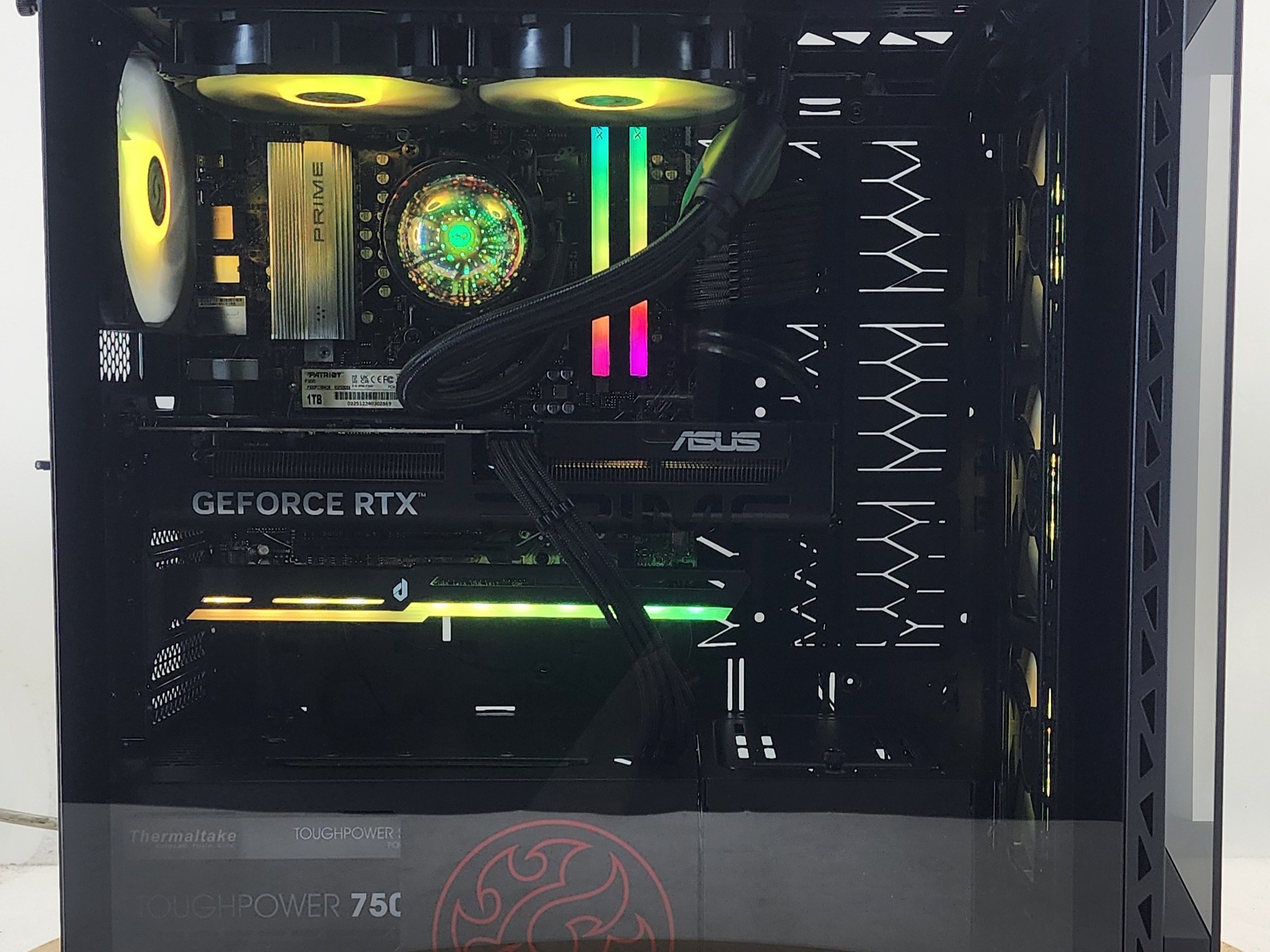 Gaming PC Ryzen 7 7700X 32GB RAM 1TB SSD RTX 5060 Ti 16GB Windows 11 Computer