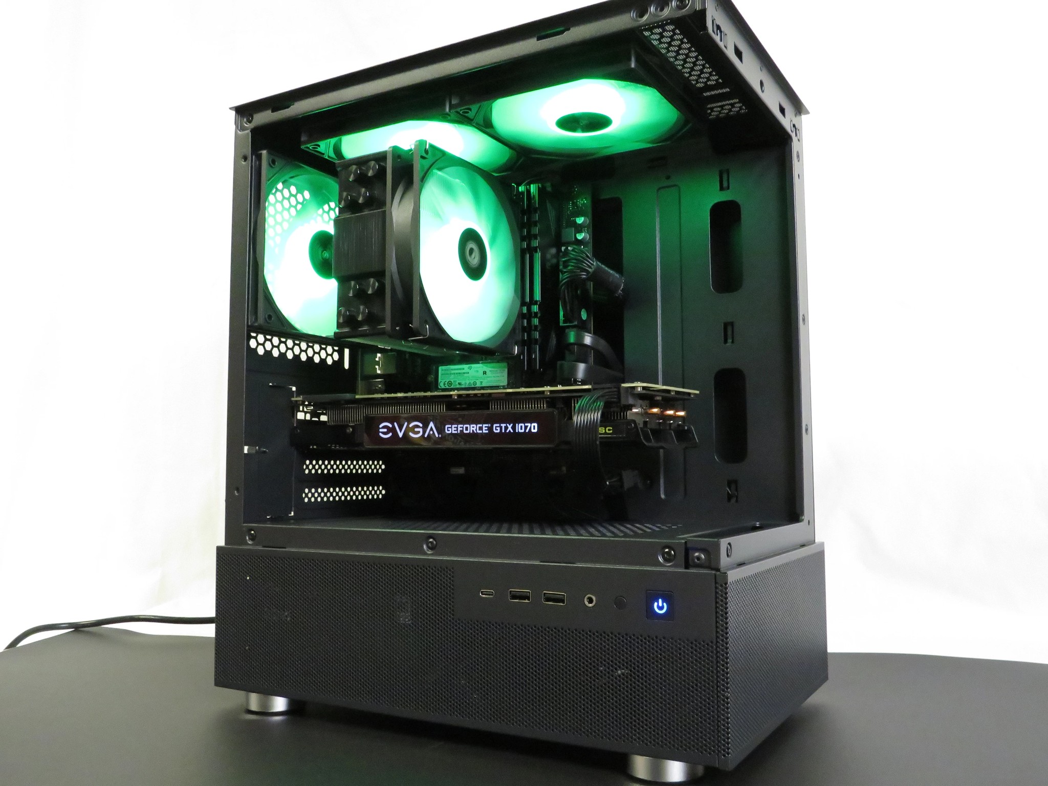 High Quality Entry Level gaming. Ryzen 5 2600 + GTX 1070 + 1 TB M.2 SSD