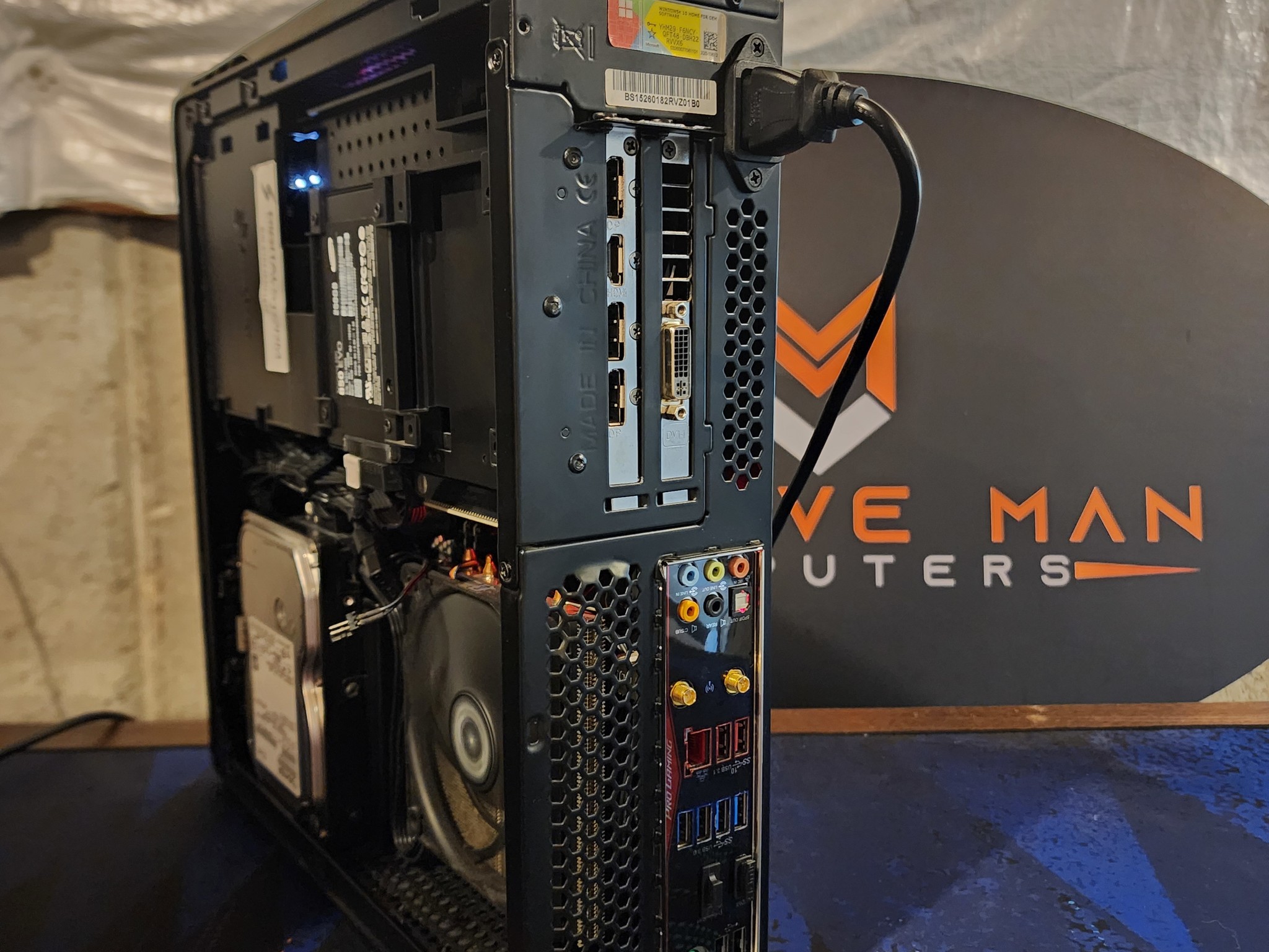 Nvidia GTX 980 Ti / i7-6700K / 16GB DDR4 RAM - Mini Gaming PC