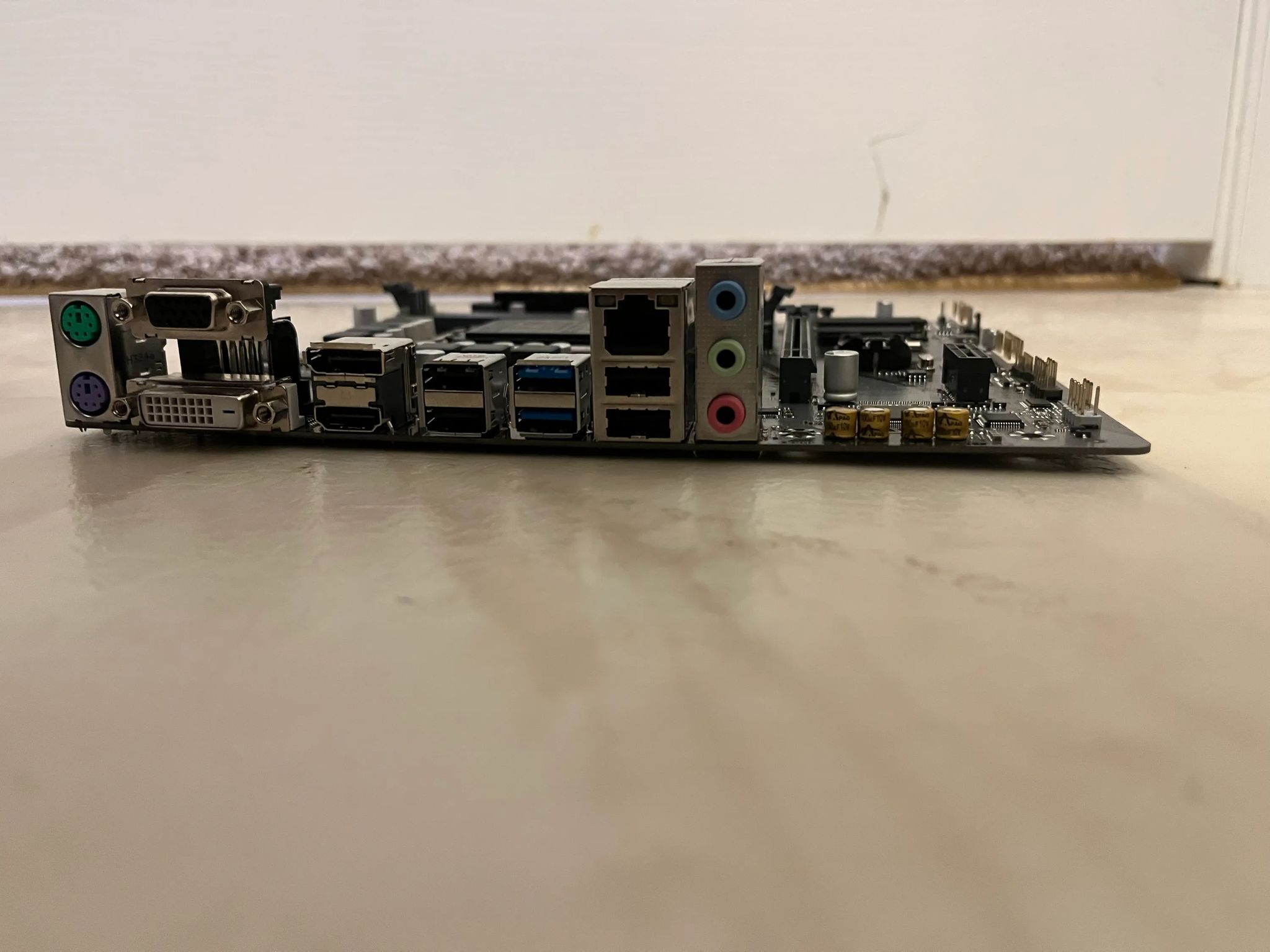 GIGABYTE H610M S2H V2 DDR4 (LGA 1700/ Micro ATX/ DDR4/ Single M.2/ PCIe 4.0/ USB 3.2 Gen1)