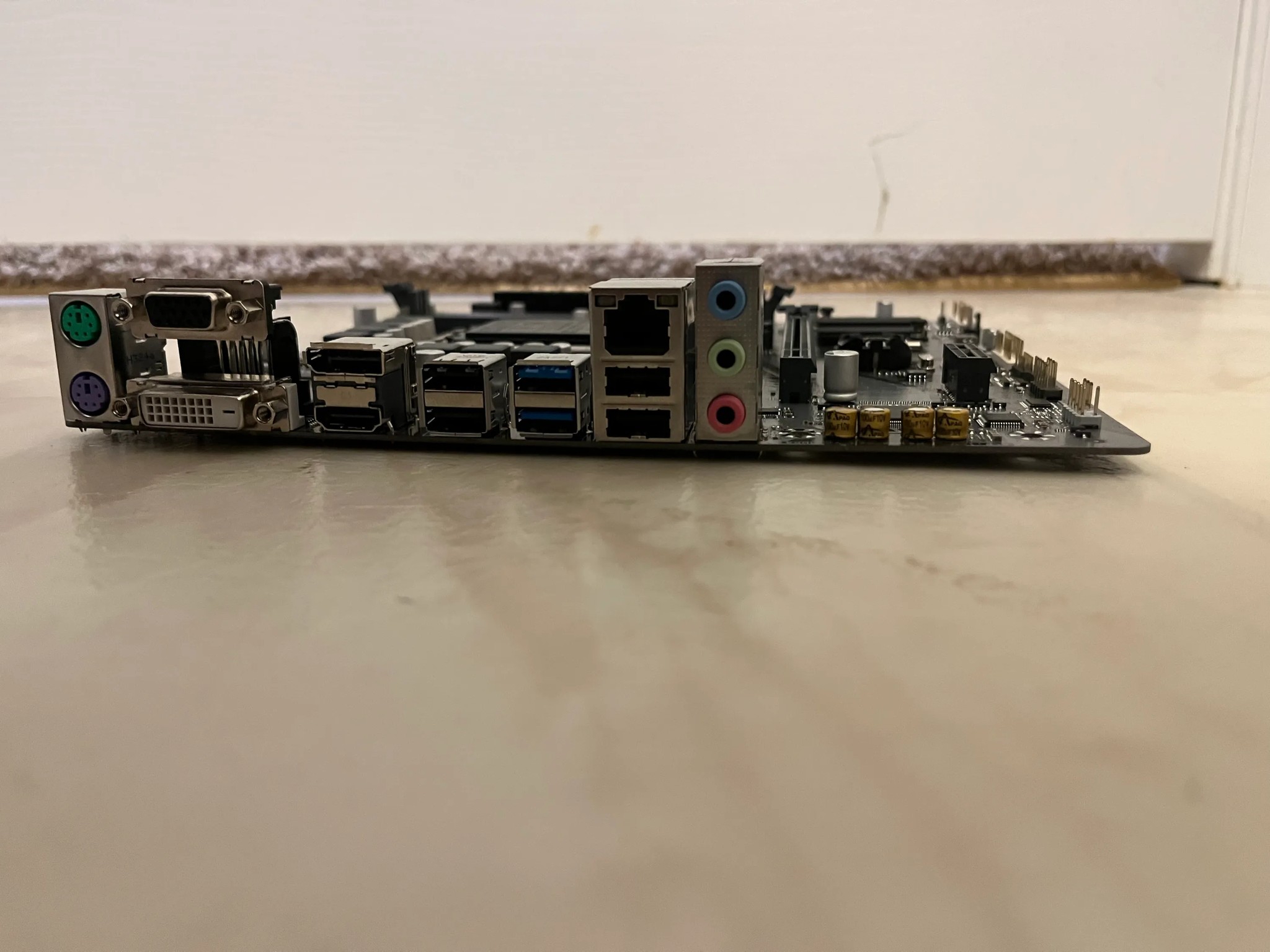 GIGABYTE H610M S2H V2 DDR4 (LGA 1700/ Micro ATX/ DDR4/ Single M.2/ PCIe 4.0/ USB 3.2 Gen1)