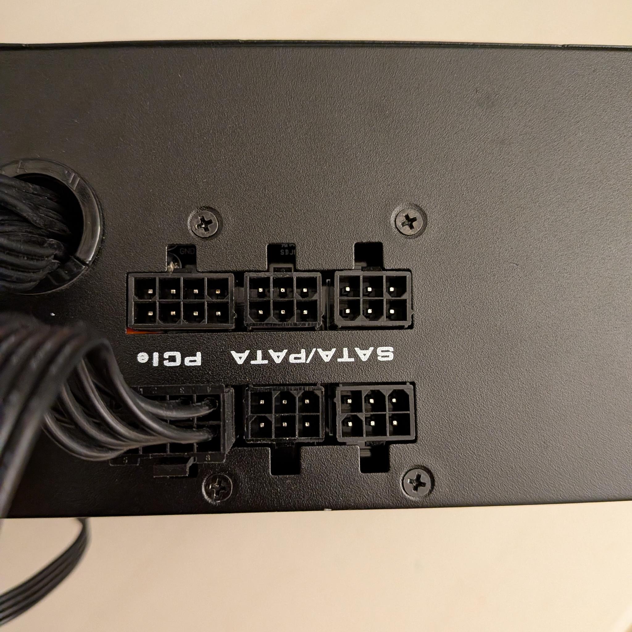 Gigabyte B700H Semi-modular 700W PSU 80+ Bronze Power Supply 24-pin, 8-pin CPU, 2 x 8-pin PCIE Only