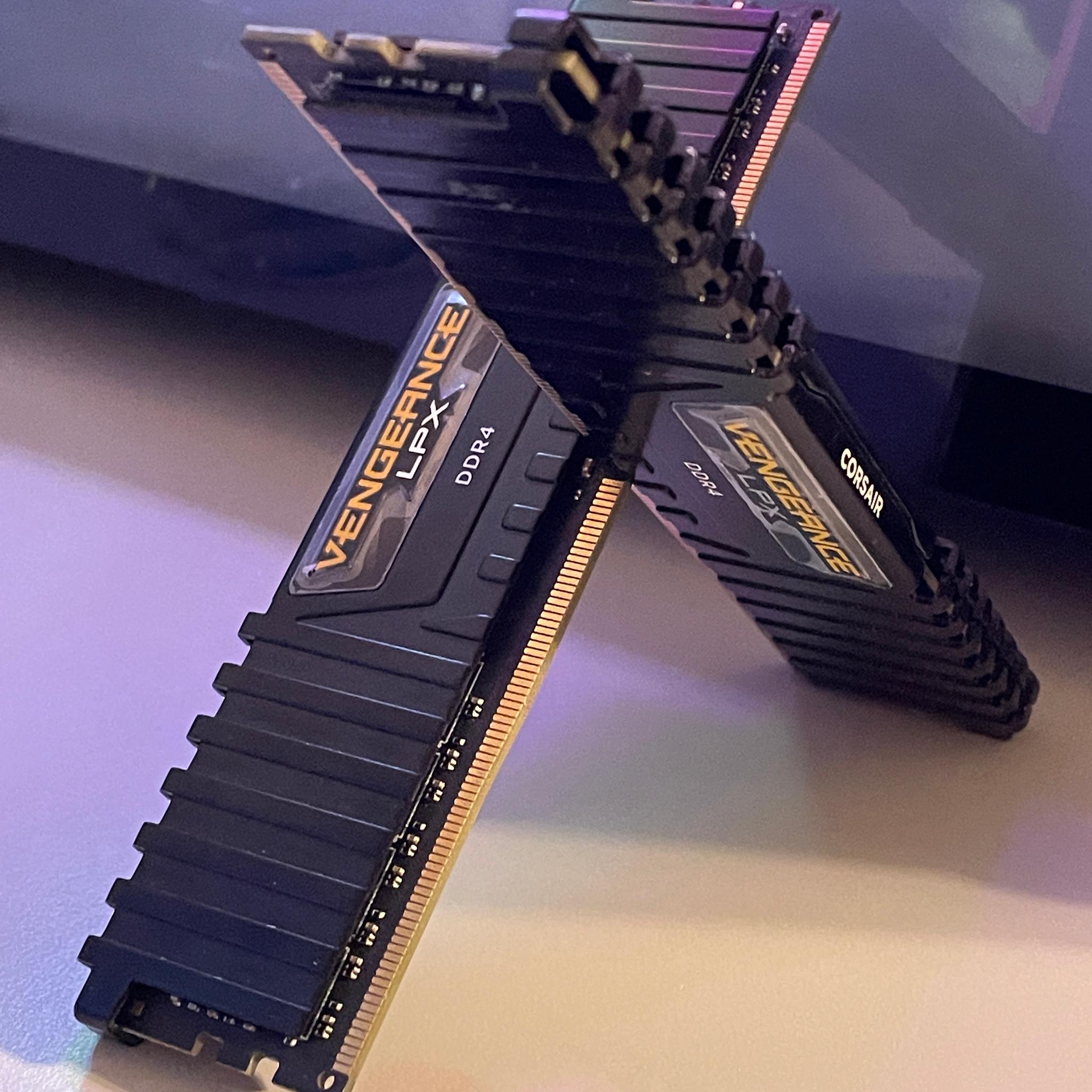 Corsair Vengeance DDR4 RAM 2x8