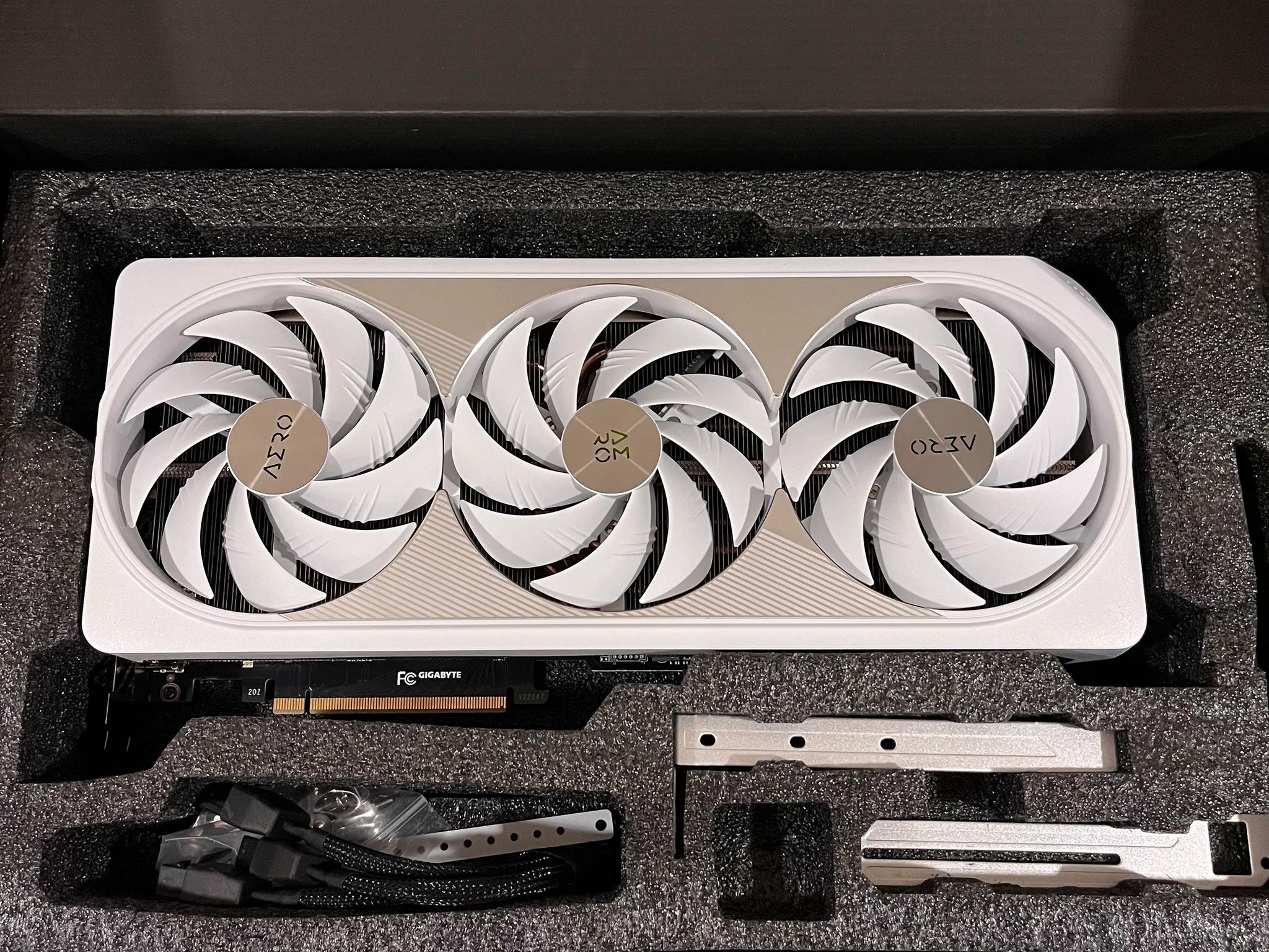 4080 AERO / READ DESC CUSTOM GAMING PC