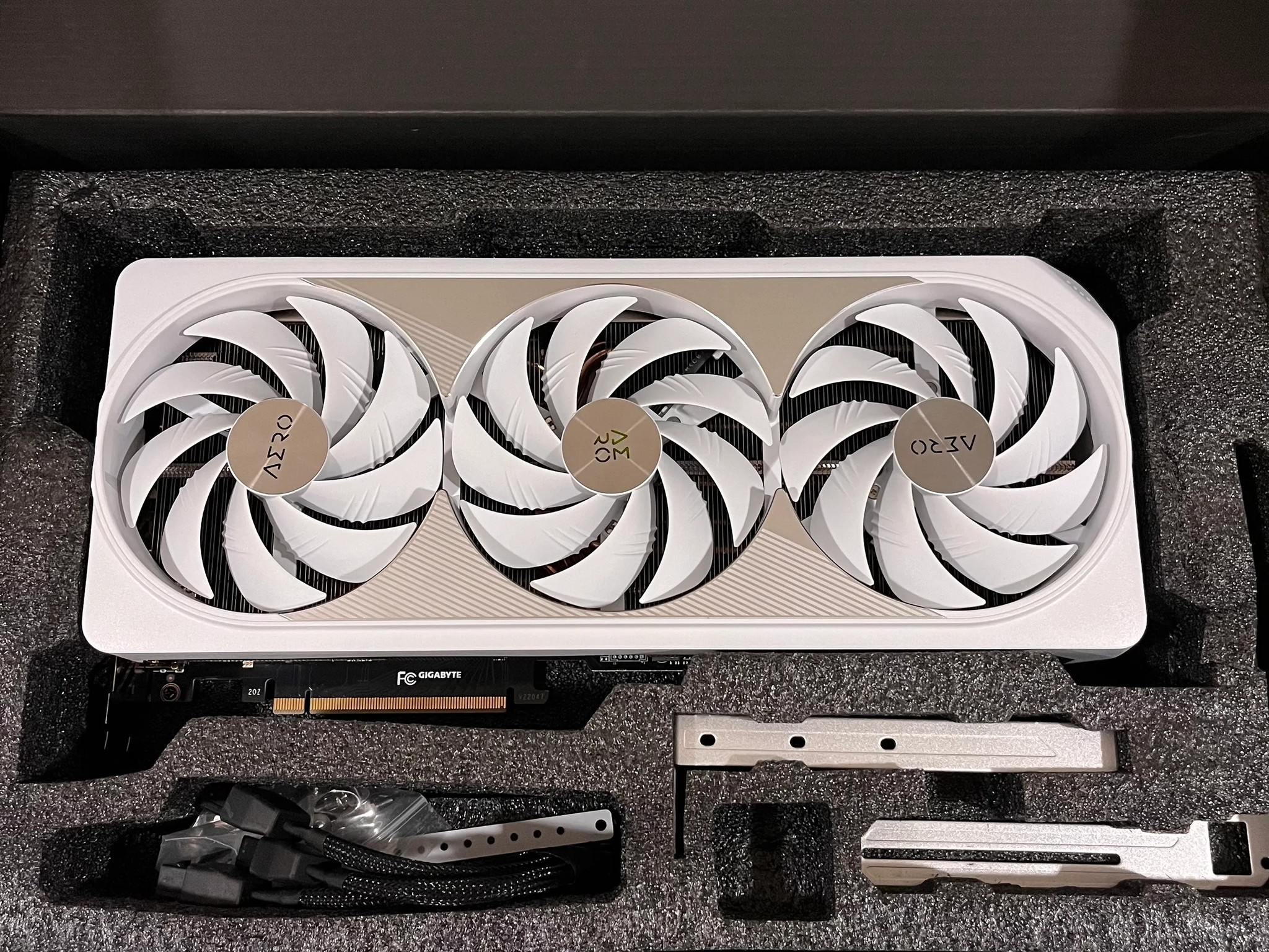 4080 AERO / READ DESC CUSTOM GAMING PC