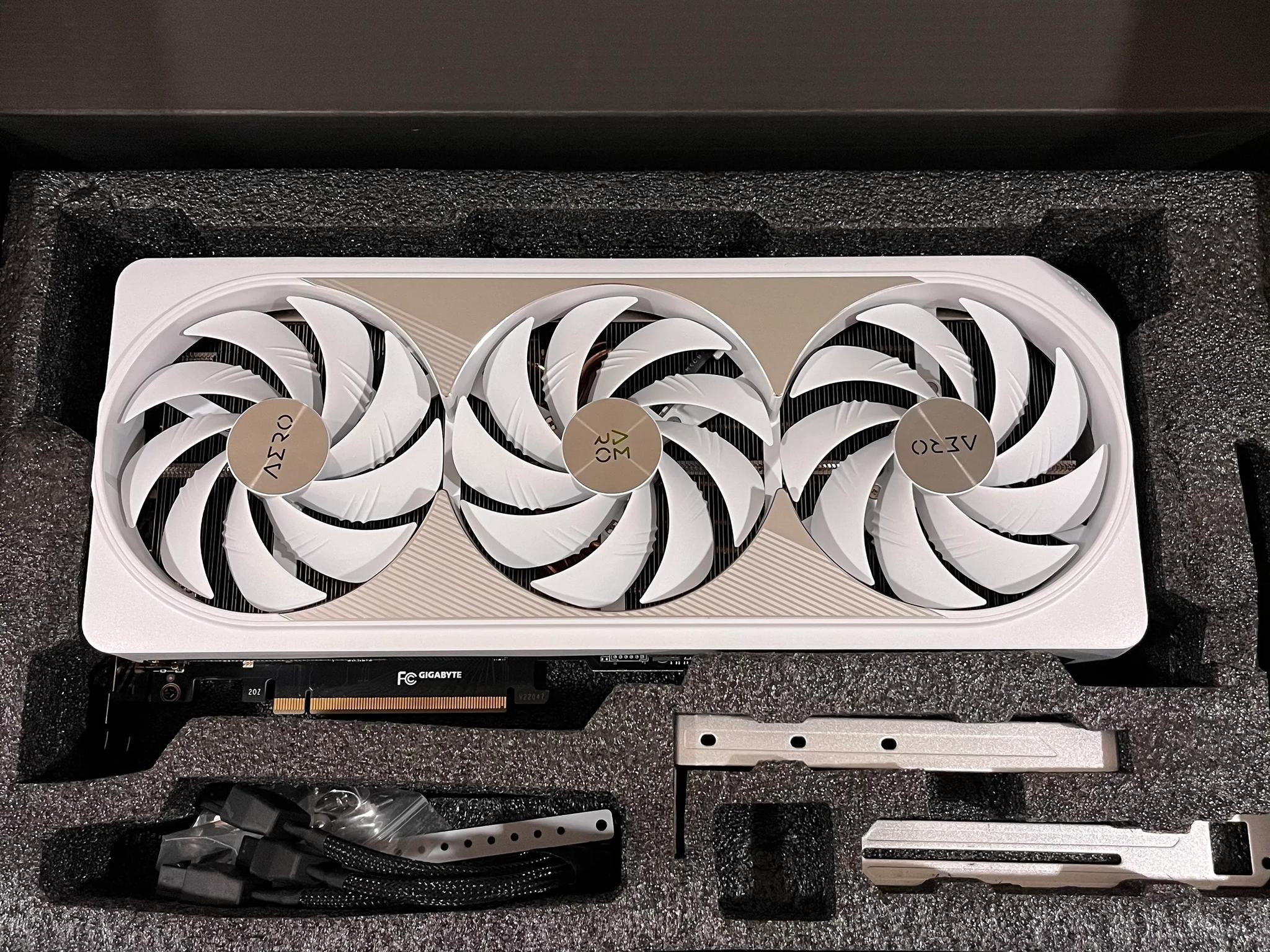 4080 AERO / READ DESC CUSTOM GAMING PC