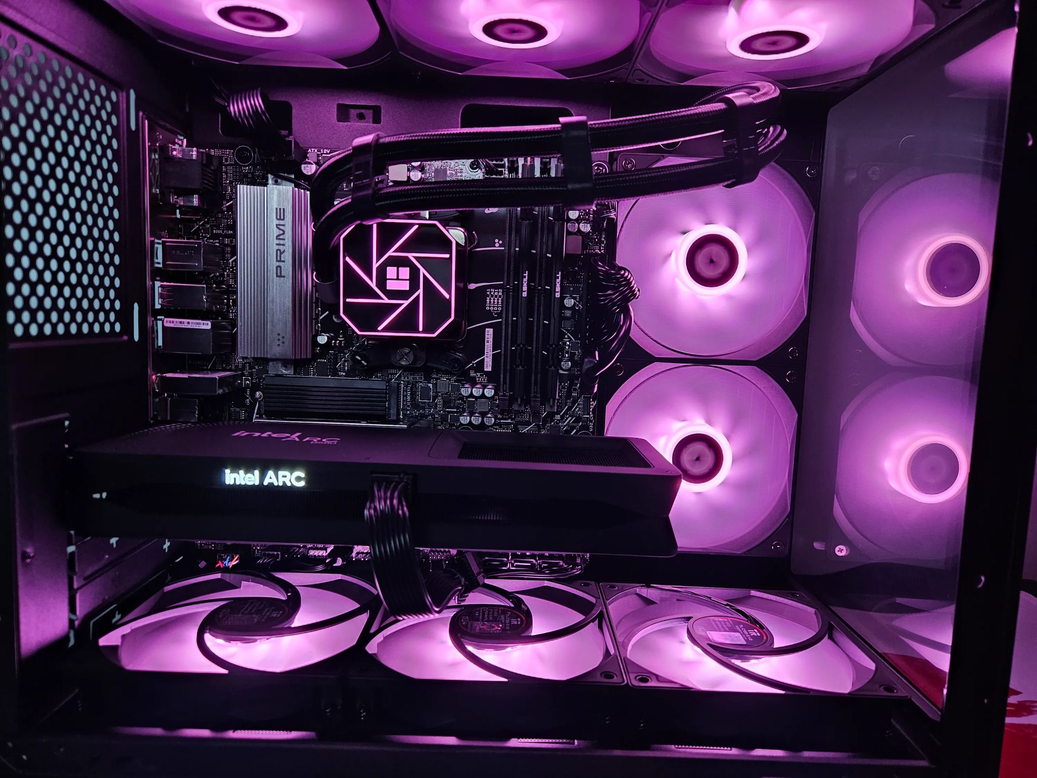 Limited time 2TB SSD UPGRADE! Liquid cooled Ryzen 5 / 32GB DDR5 / 2TB SSD / Intel ARC B580 12GB