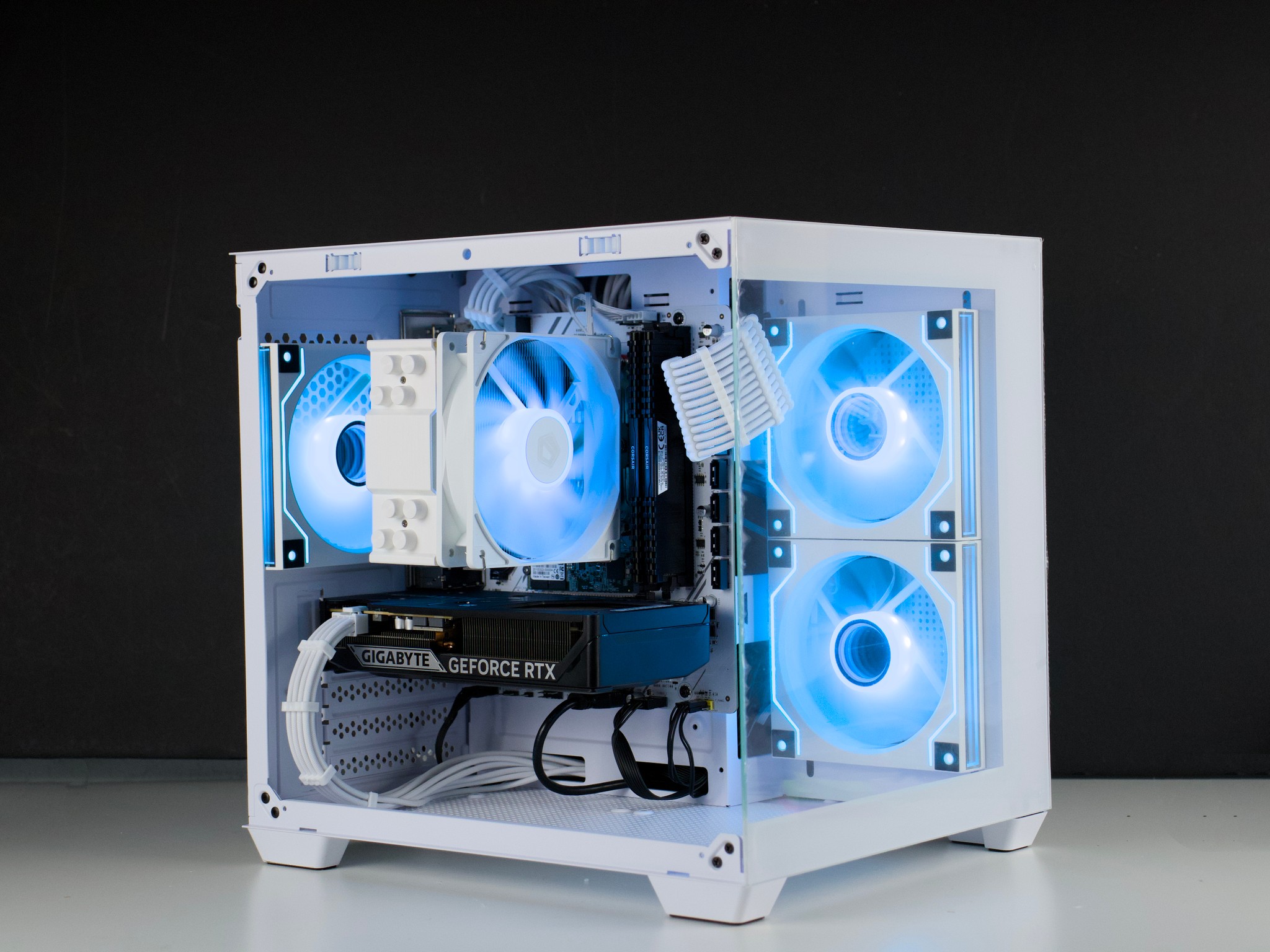 🧊❄️🧊 White Gaming PC – RTX 5060, Ryzen 5 5600X, 32GB RAM, 960GB SSD - WiFi, BlueTooth 🧊❄️🧊