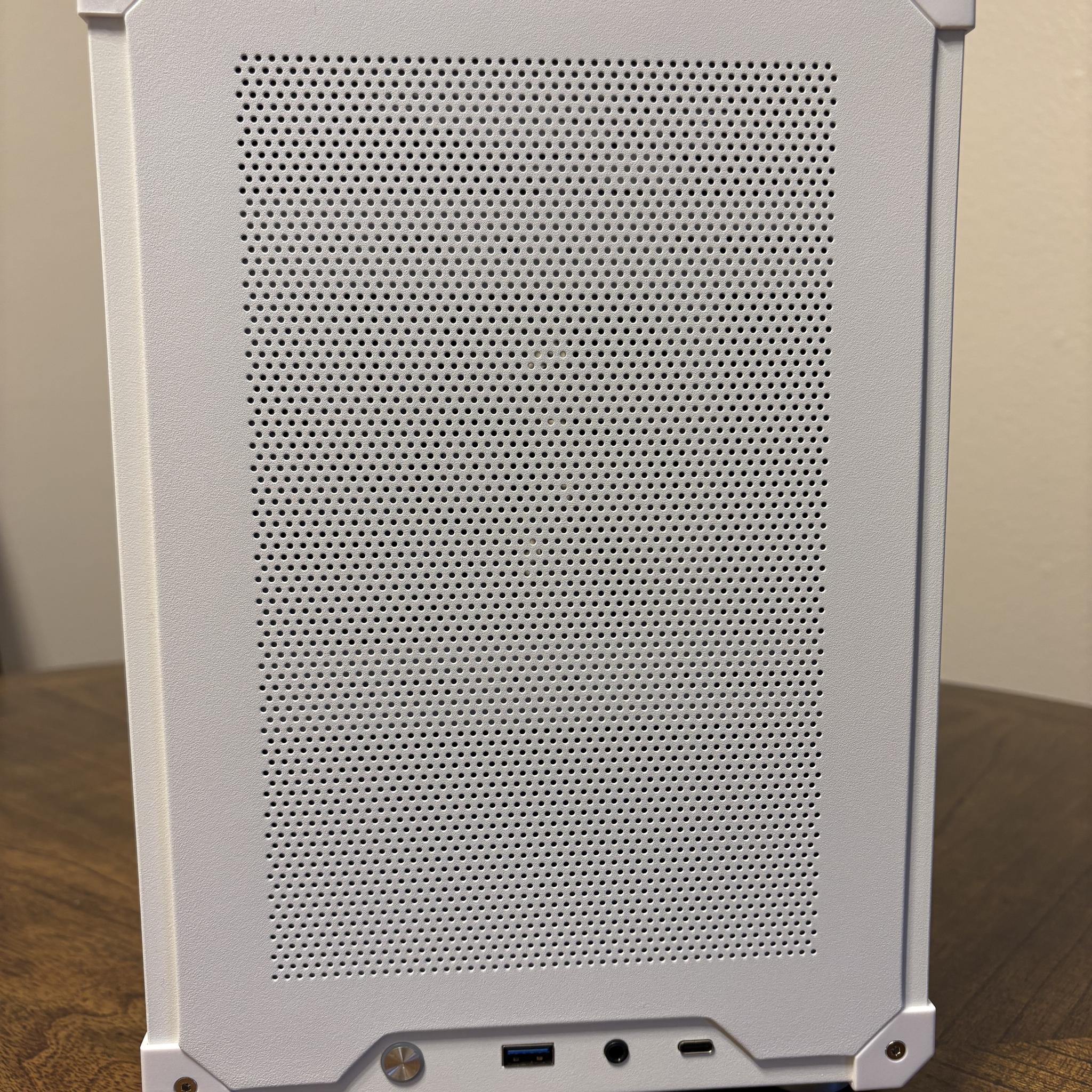 Minimalist White PC - Ryzen 3500 | RTX 3050 | 16GB RAM | 1TB NVMe SSD | WIFI 6E + BT 5.3 | Win11