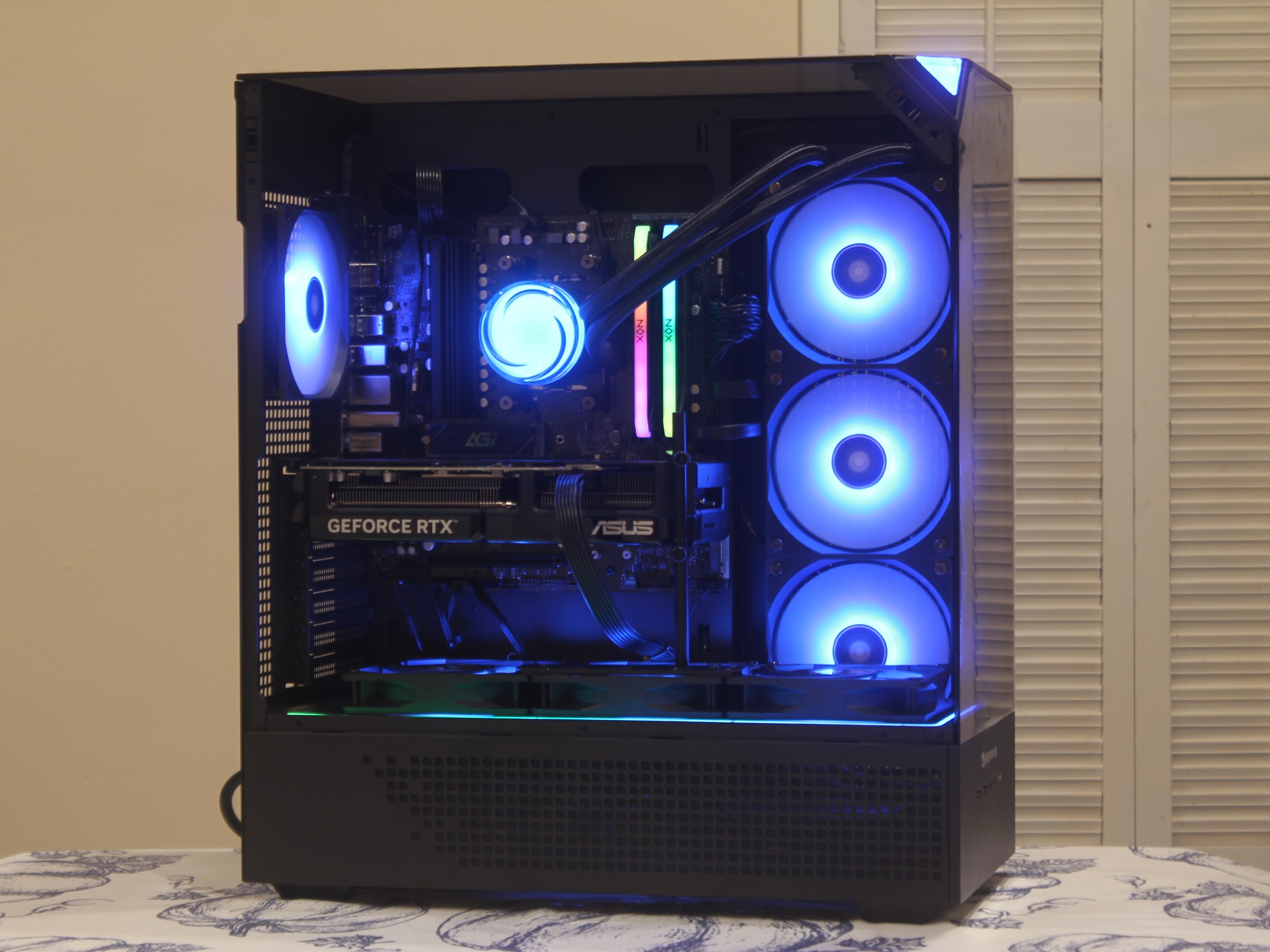 🚀Performance Gamer🚀 Ryzen 7 7700X | RTX 5070 12GB | 32GB DDR5 | 2TB nVME SSD | Black | RGB+Wifi