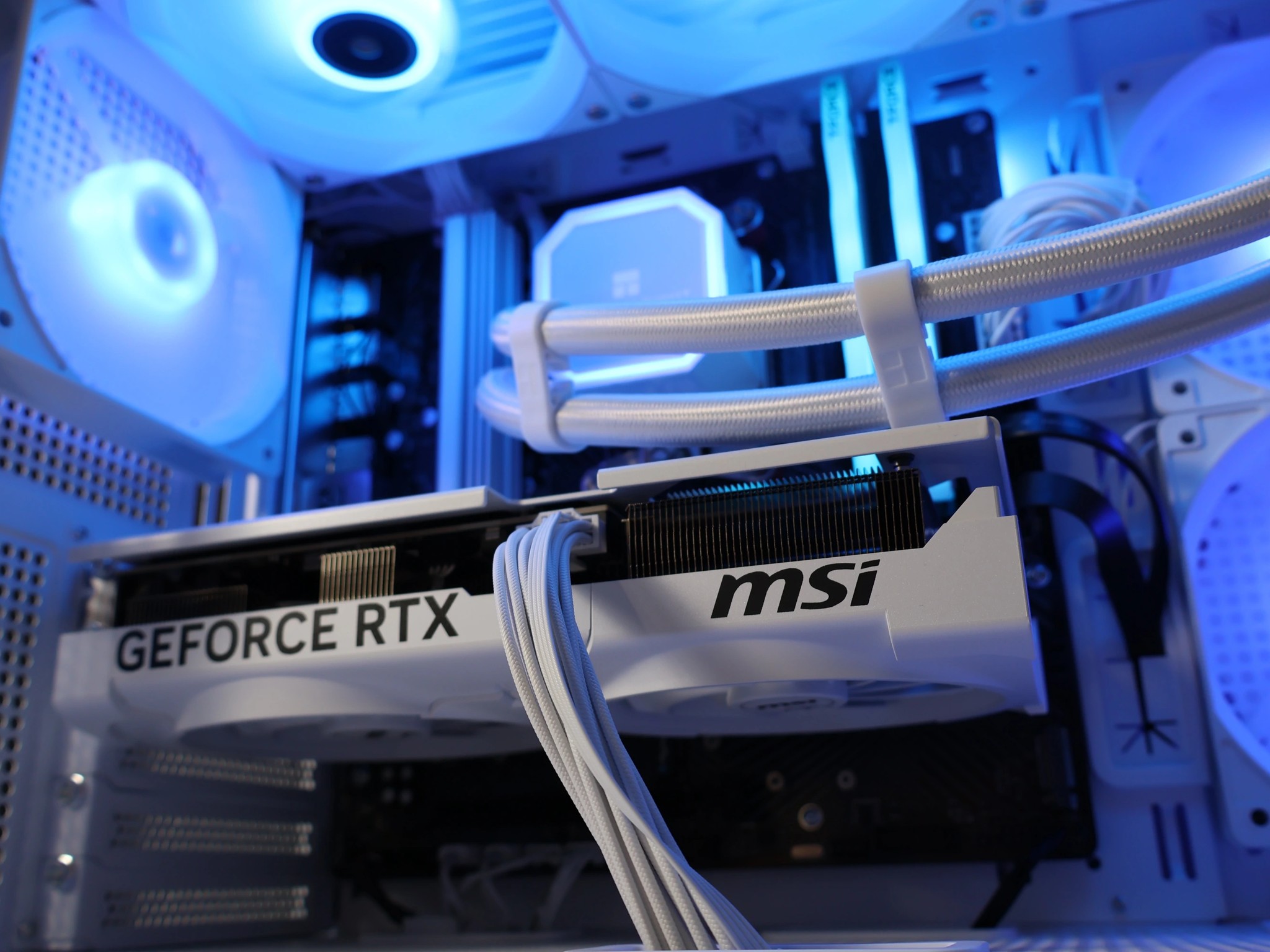 🧊HOTH🧊 Gaming PC | AMD Ryzen 5 7400F | 32GB DDR5 | RTX 5070 | 1TB SSD | Win11 | Wi-Fi