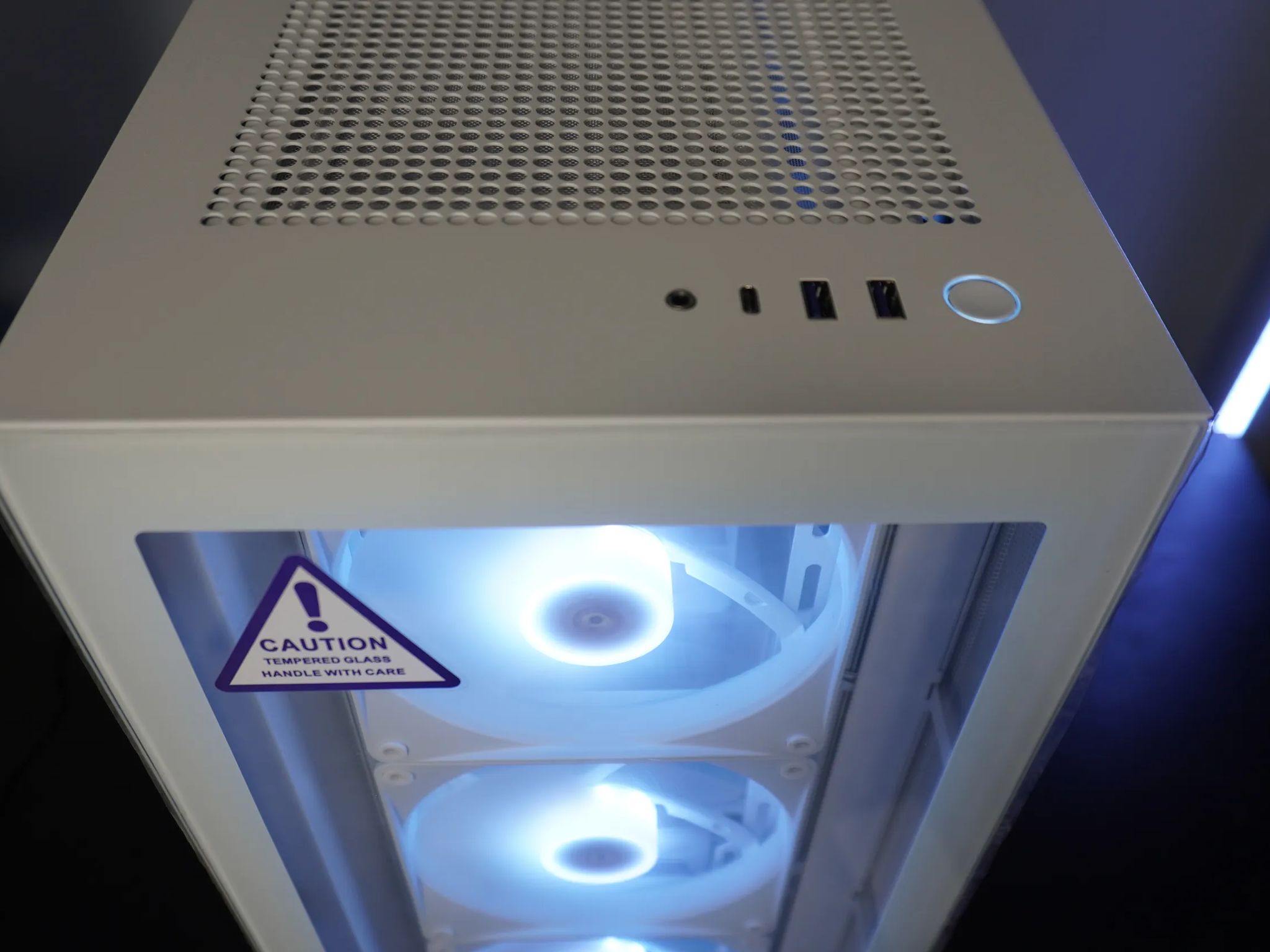 🤍AESTHETIC MACHINE🤍 💚 RTX 4060ti 8GB 💙 Intel I5 12600KF 10 Cores | 32GB DDR5 | 2TB 7000mhz NVME