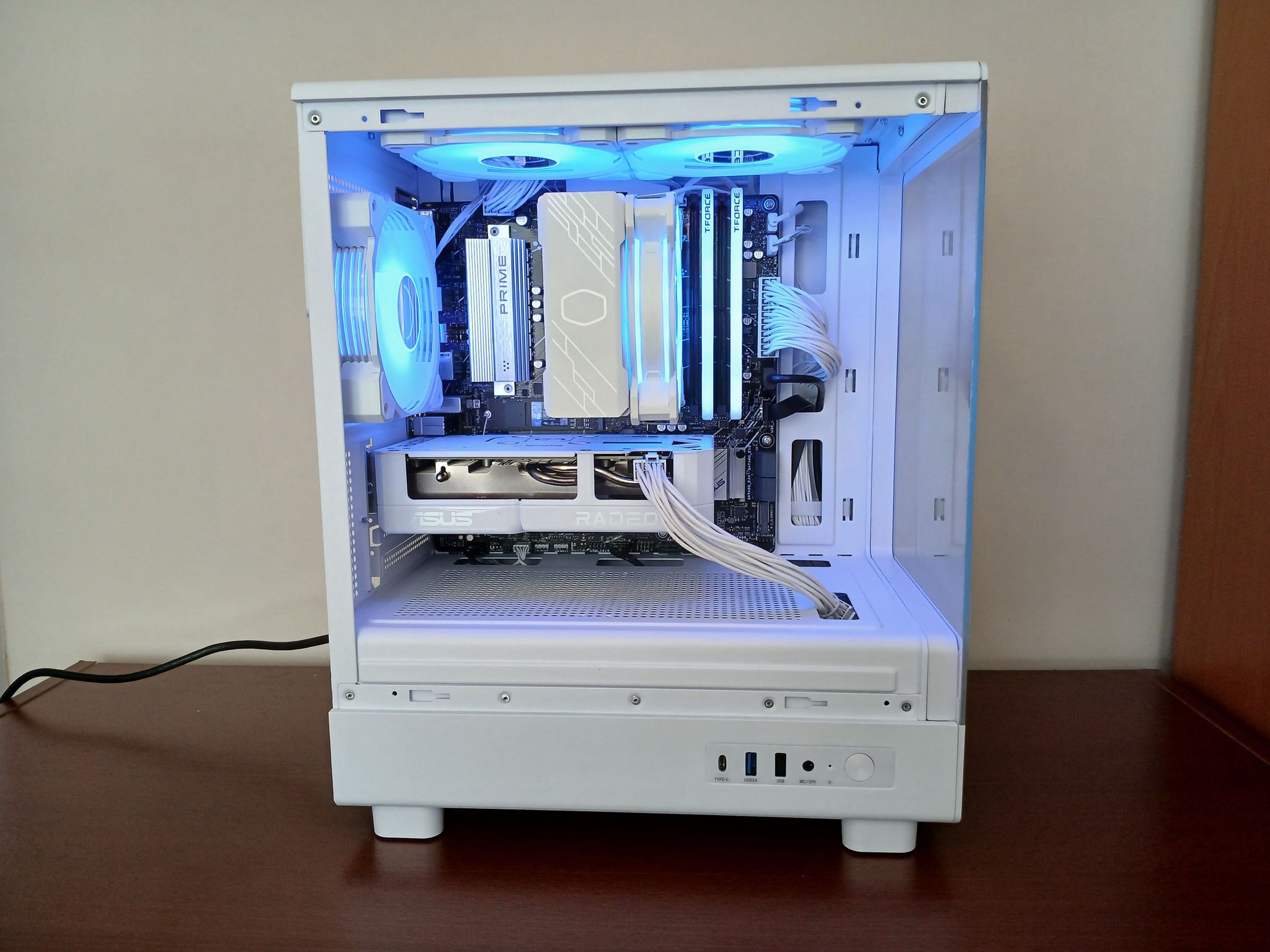 Snow White 1440P | RX 9060XT 16GB | Ryzen 5 7600X | 16GB RAM