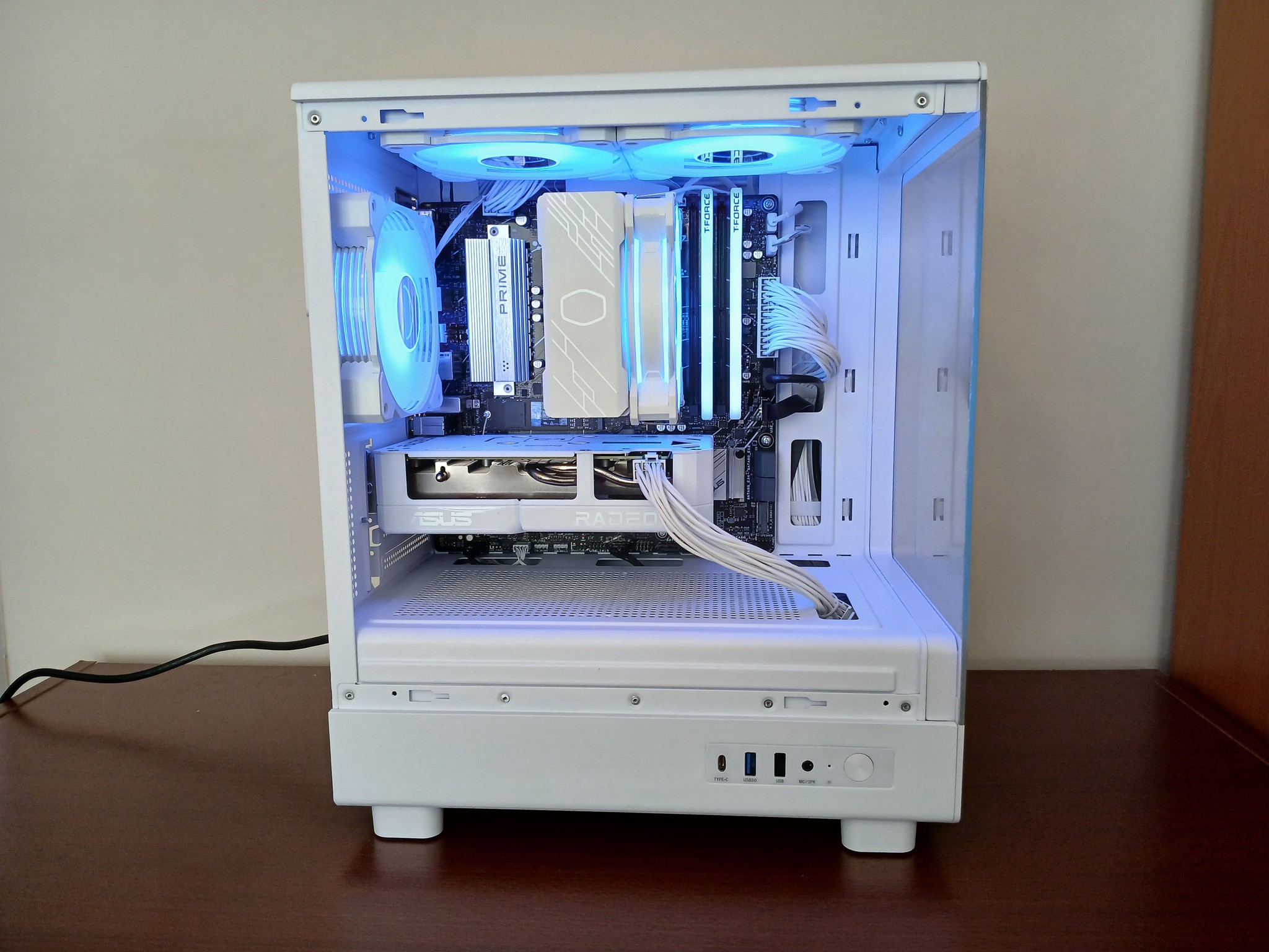Snow White 1440P | RX 9060XT 16GB | Ryzen 5 7600X | 16GB RAM