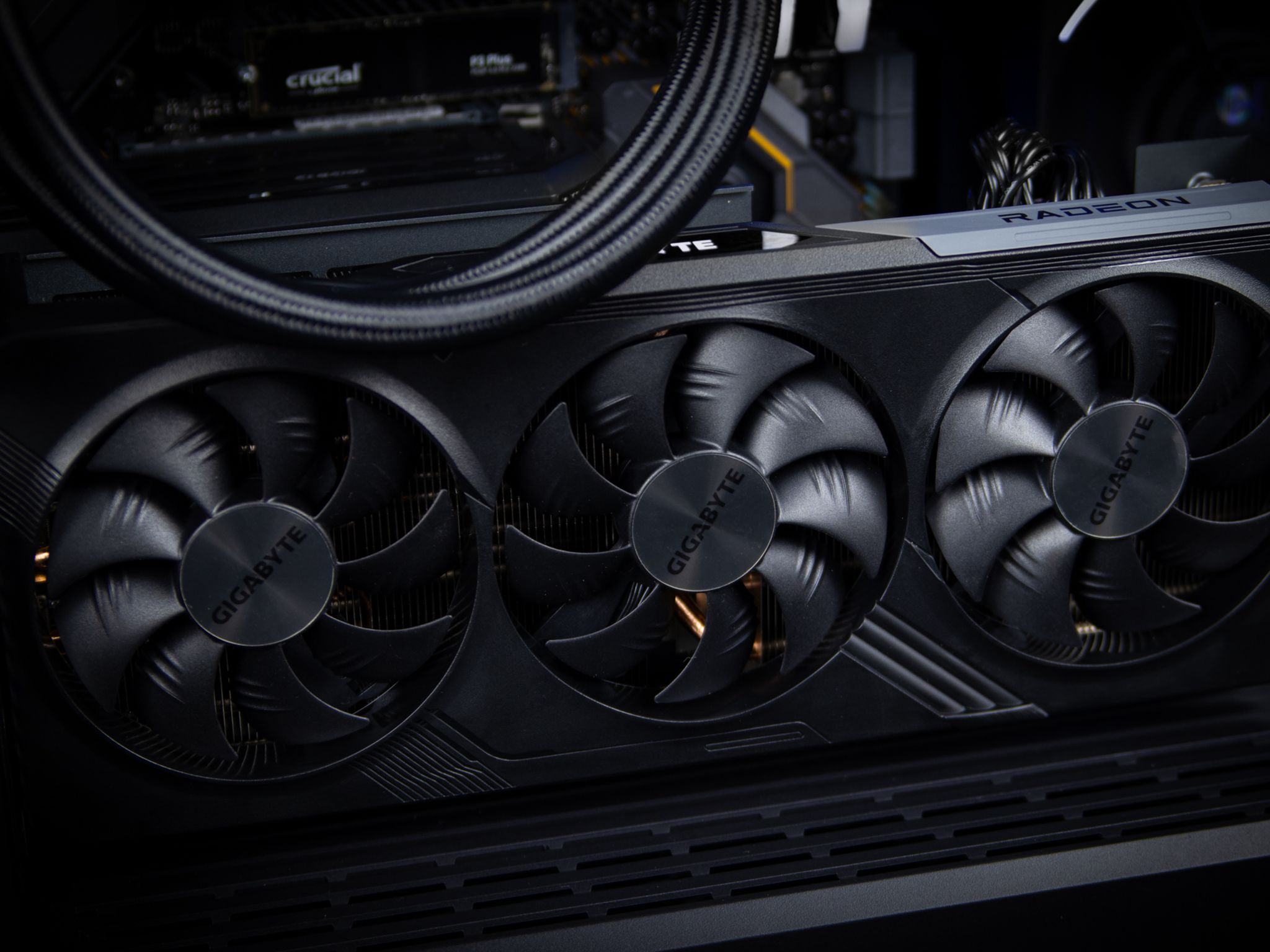 “Deuxdarc” RX 7700XT Ryzen 7 32GB Windows 11 2TB Workstation Gaming PC