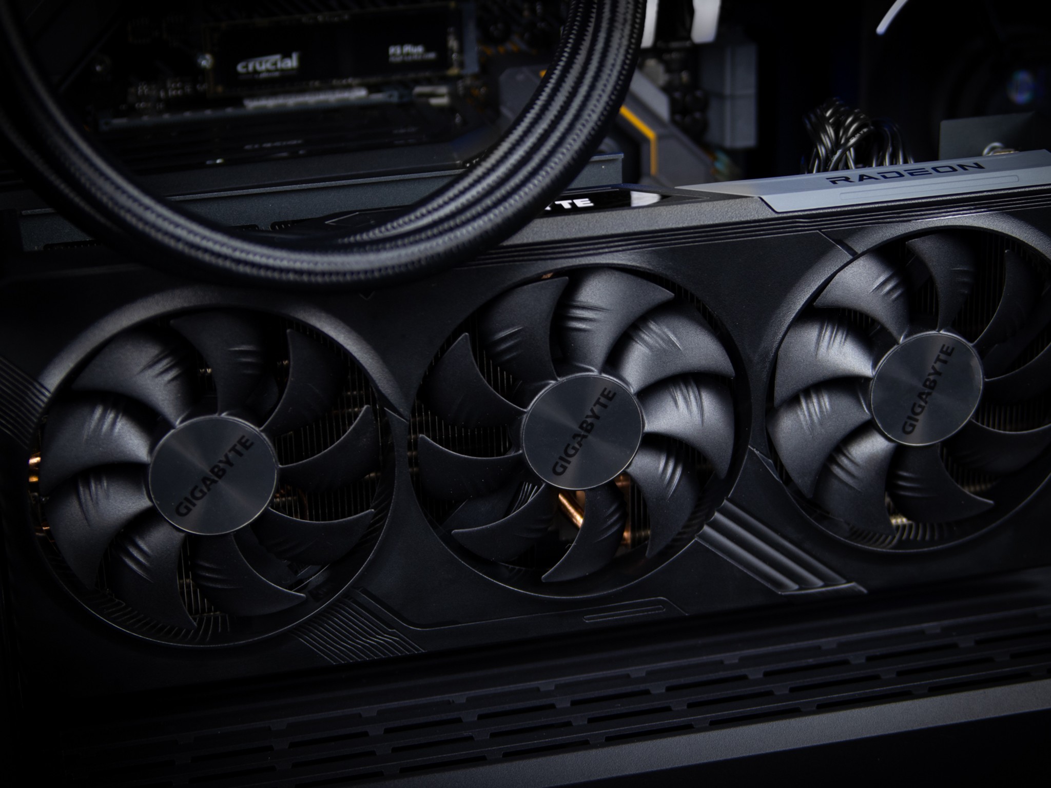 “Deuxdarc” RX 7700XT Ryzen 7 32GB Windows 11 2TB Workstation Gaming PC