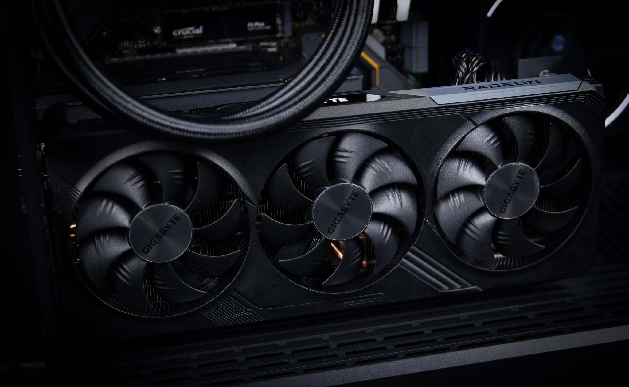 “Deuxdarc” RX 7700XT Ryzen 7 32GB Windows 11 2TB Workstation Gaming PC