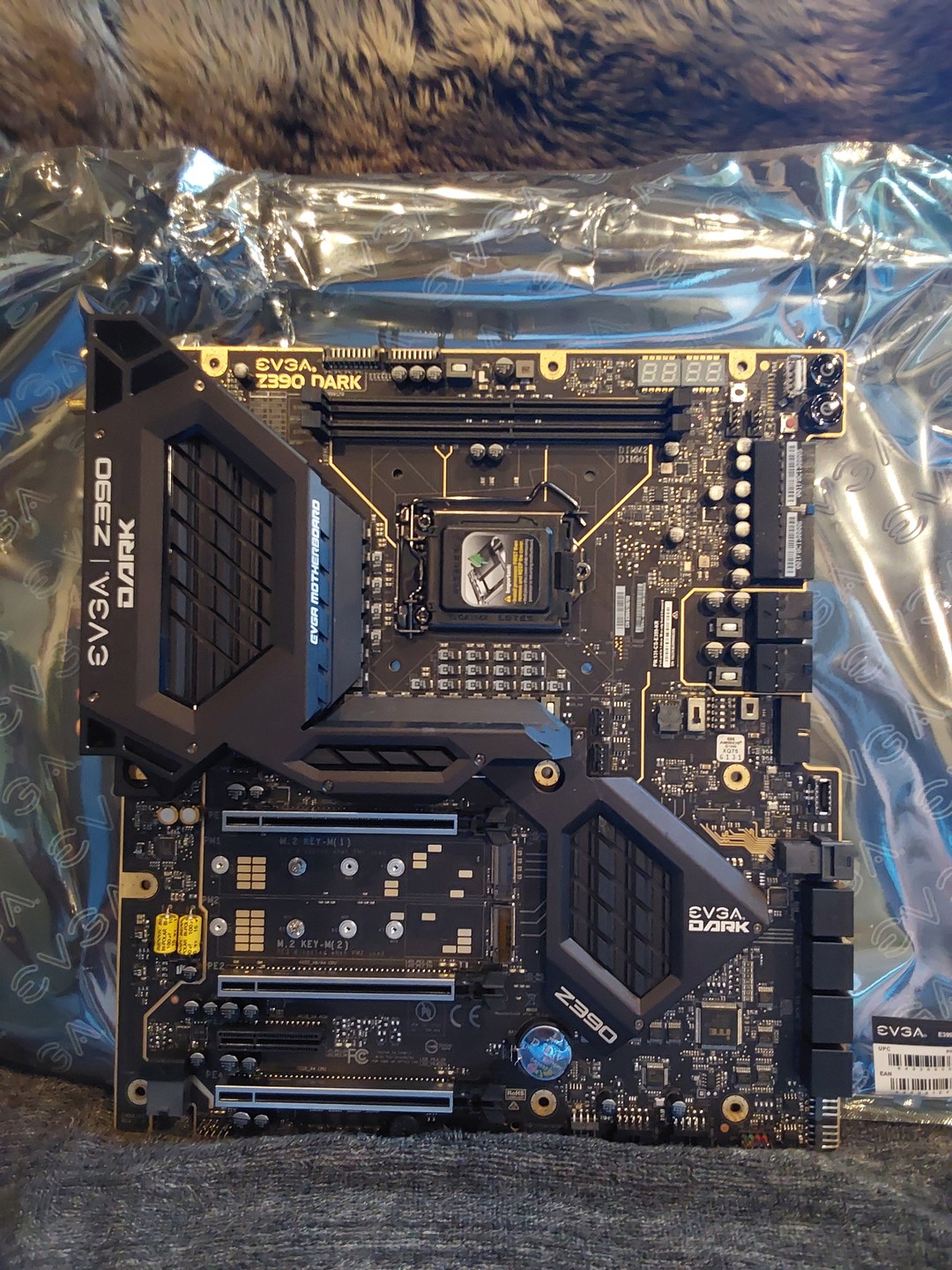 Ogiページ EVGA Z390 DARK LGA1151 Intel DDR4 ATX Motherboard (Open Box) | Jawa