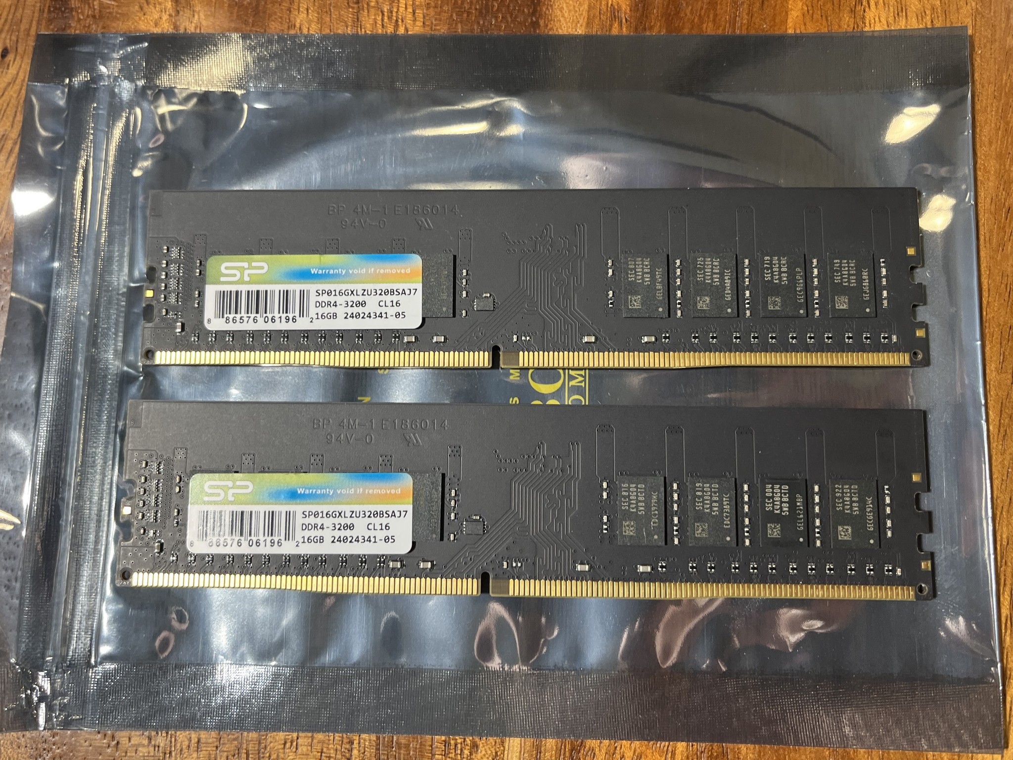 Silicon Power 32GB (2x16GB) DDR4-3200 CL16 DIMM 288-Pin