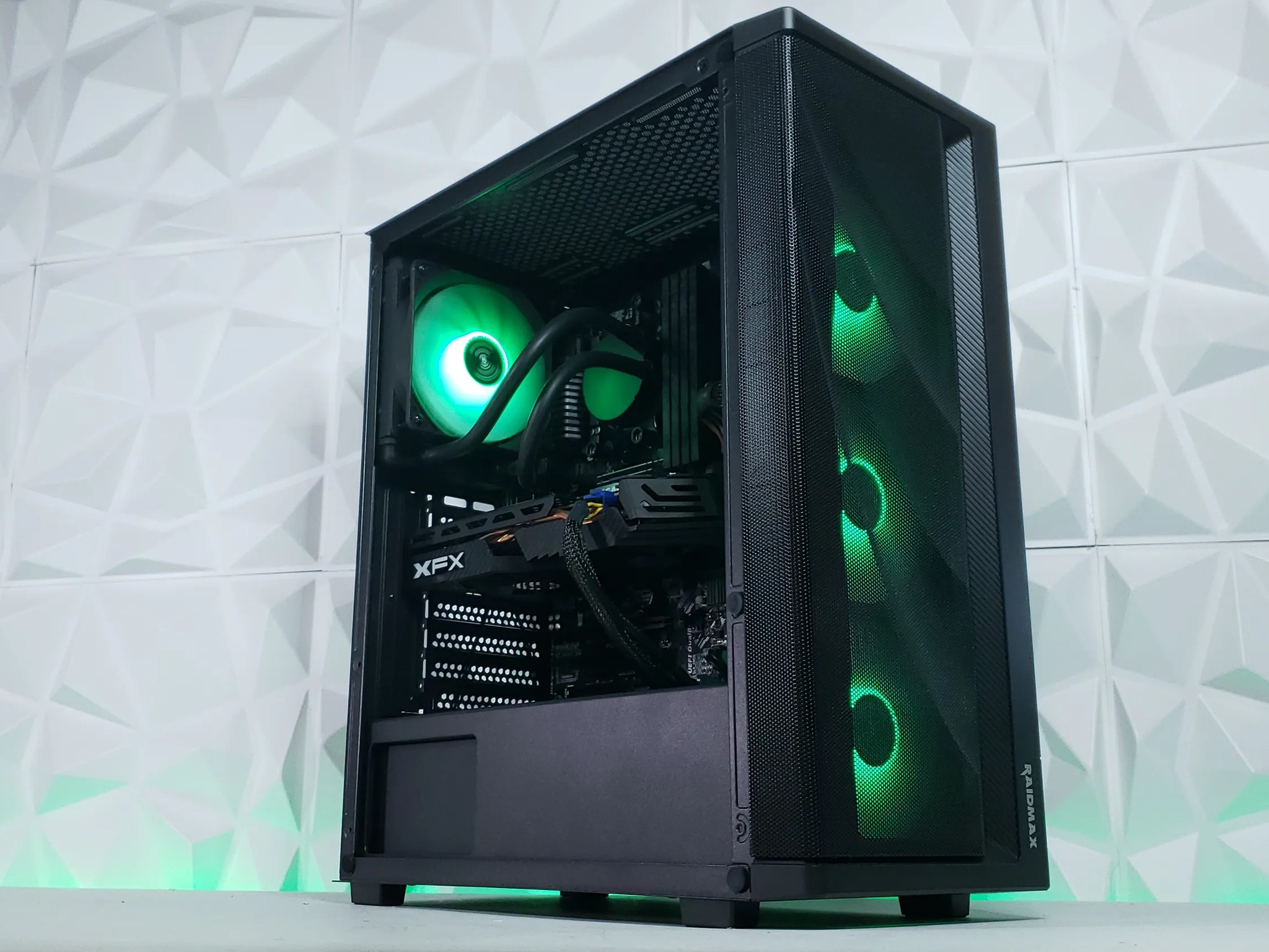 ✨ Liquid-Cooled 8-Core PC | FX-8120/RX 580✨