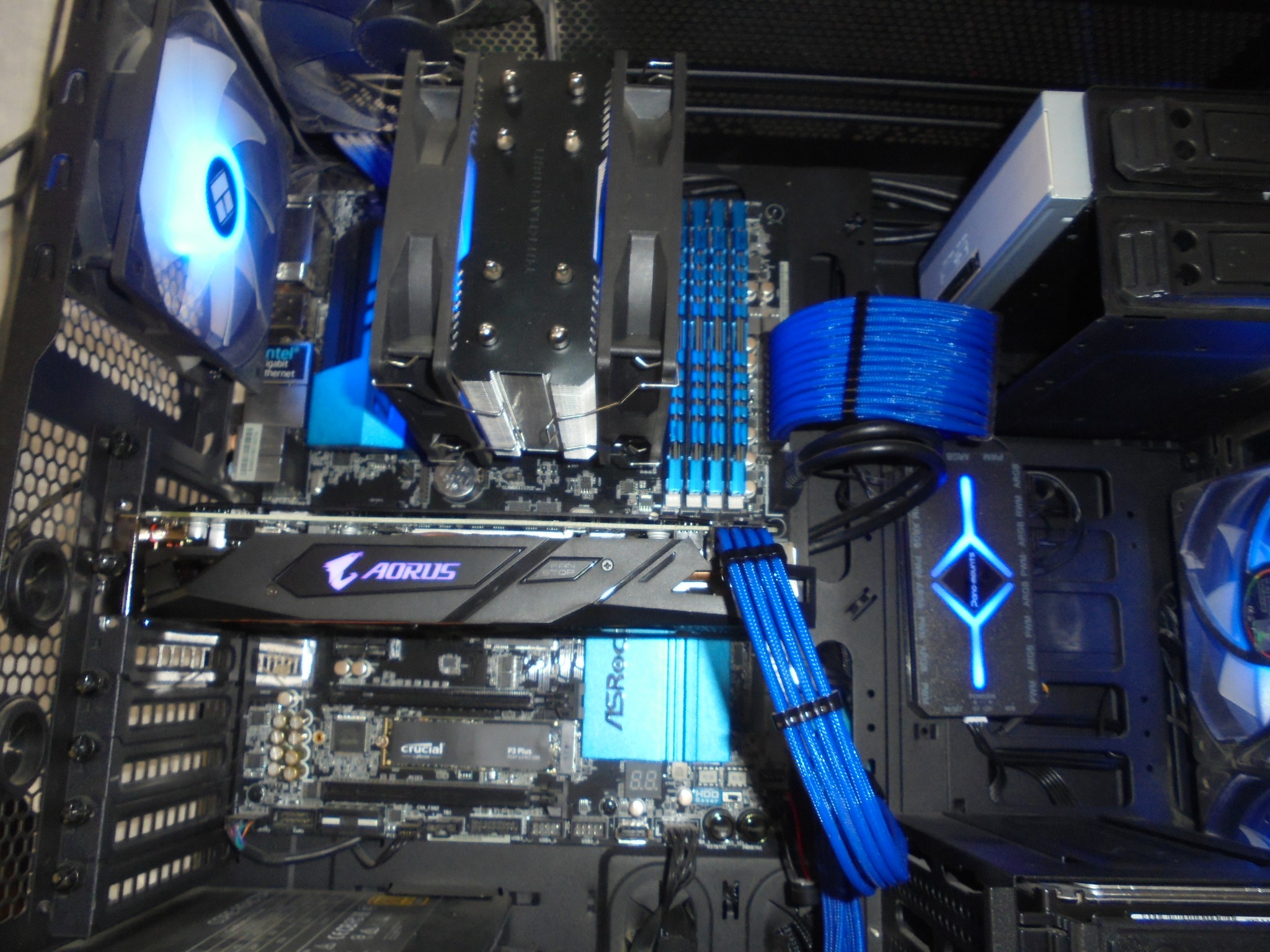 Gigabyte Aorus Radeon RX570 4G Very Clean Like New Open Box condition