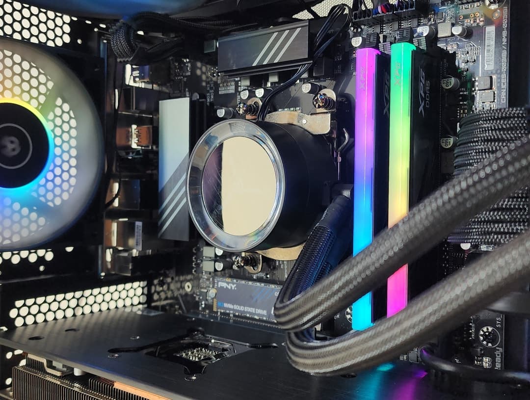 Gaming PC Ryzen 7 7700 32GB RAM 2TB SSD RX 7900 GRE 16GB Windows 11 Computer