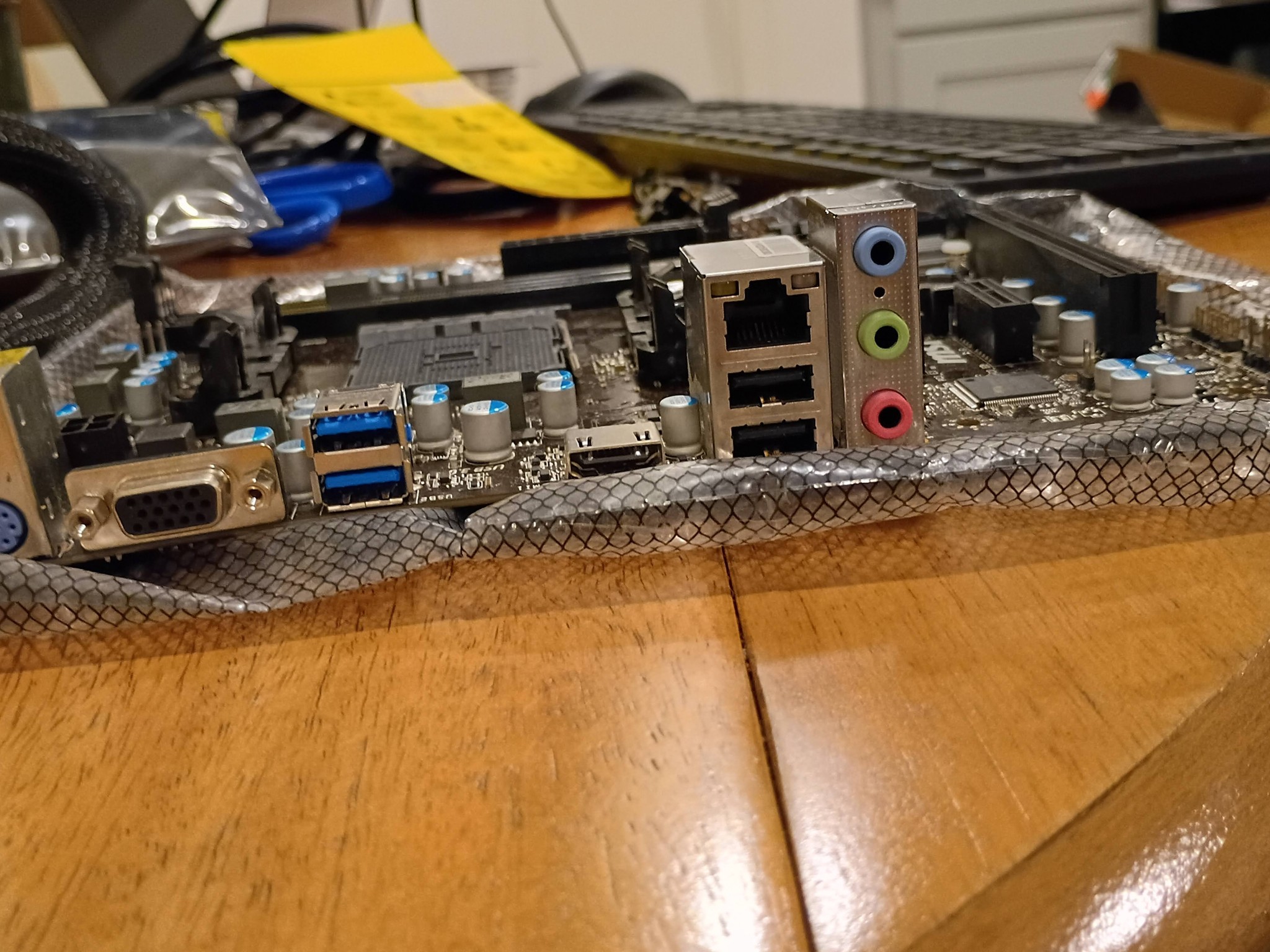 MSI A68HM-E33 Micro ATX FM2+ Motherboard