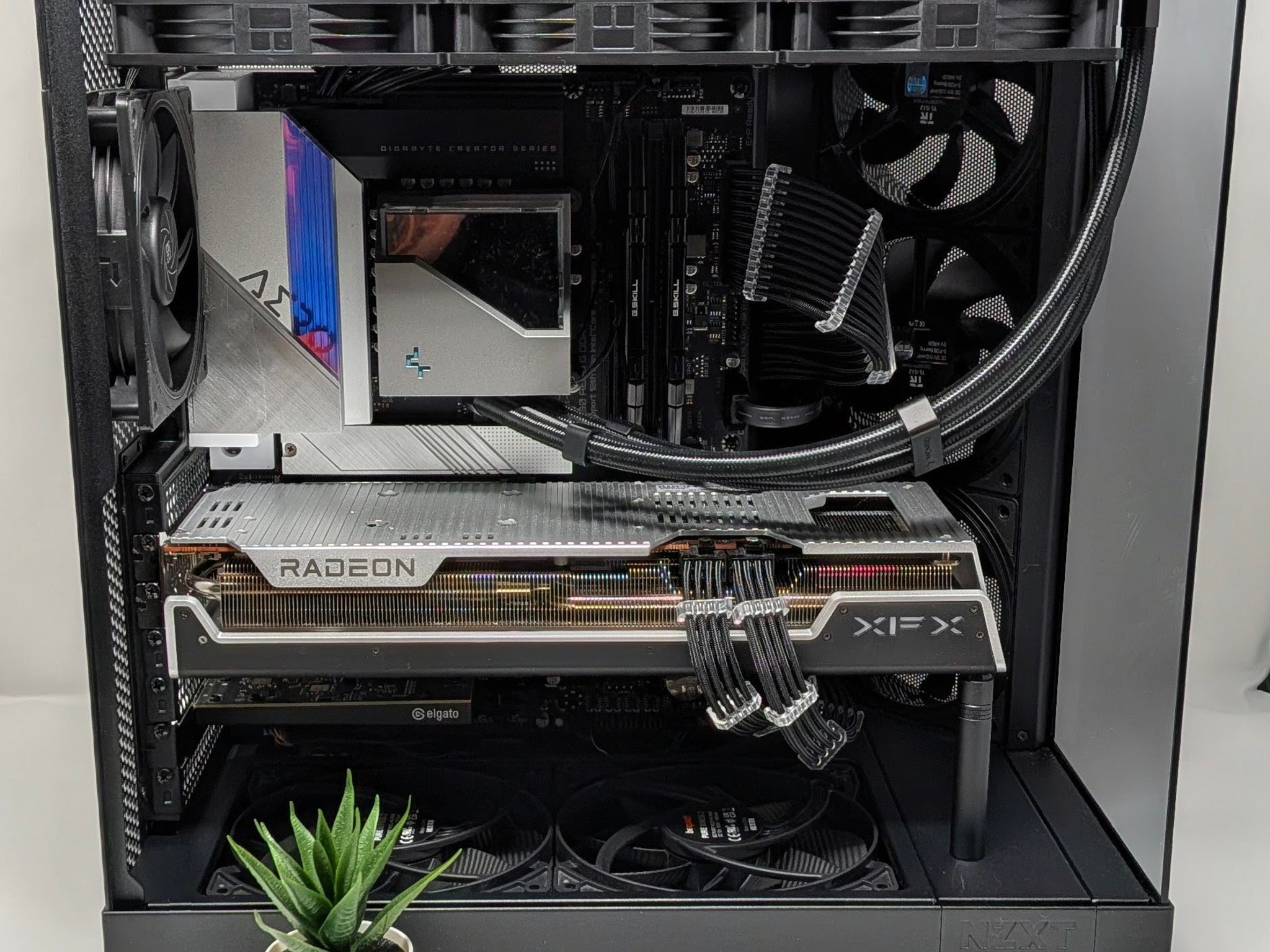 Midnight Chill | Intel i5-12600k | AMD RX 7800 XT | 32gb RAM | Samsung 990 Pro 2TB