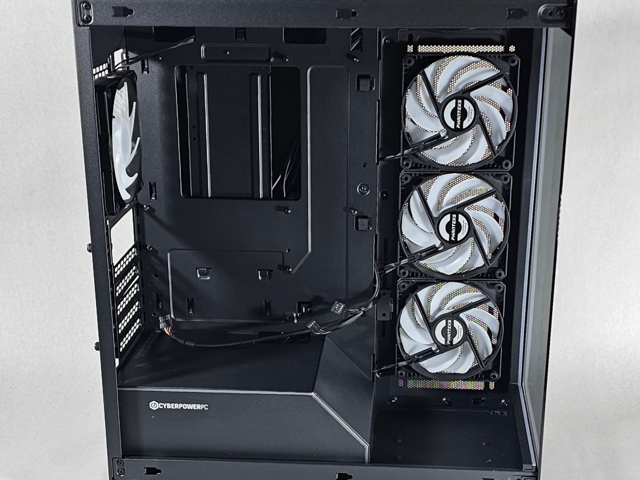 CyberPowerPC ATX PC Case with Tempered Glass and 4 RGB Fans
