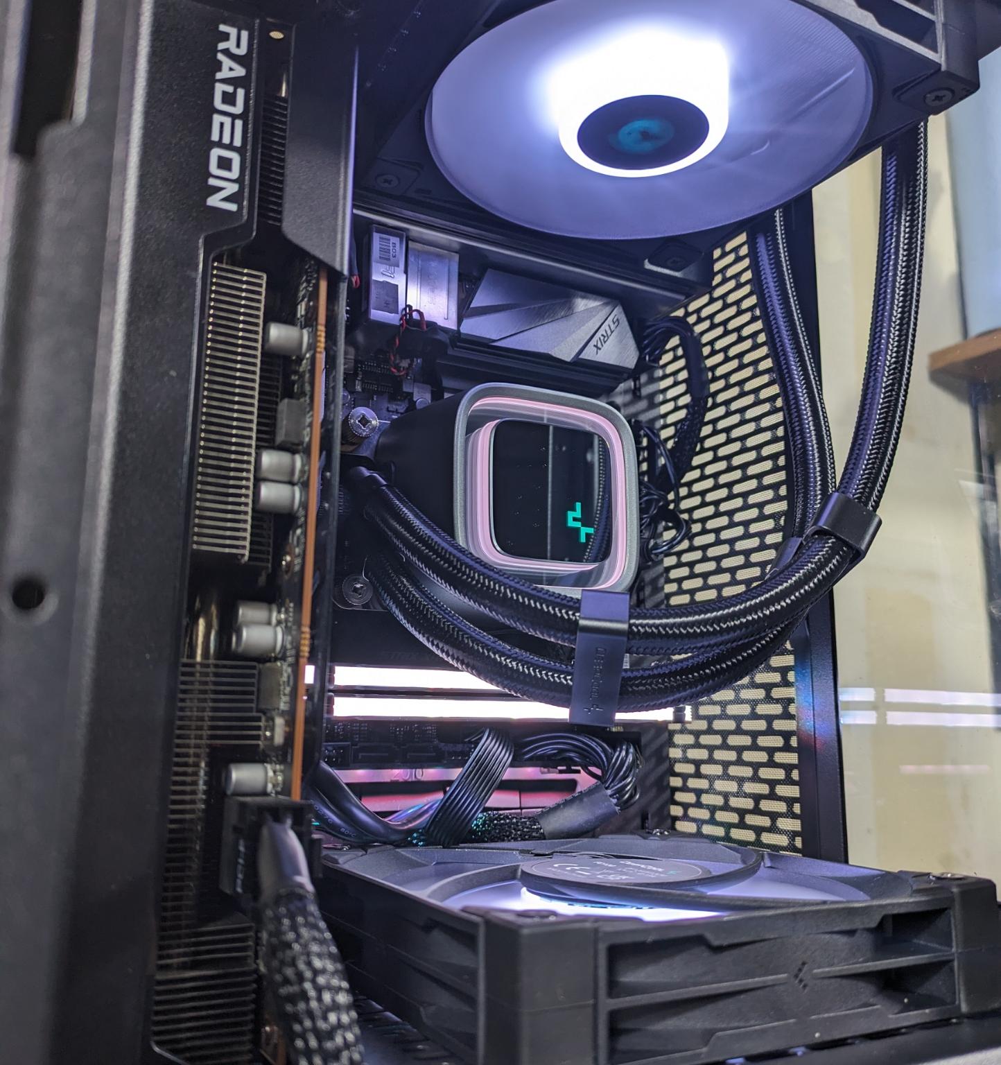 Thermaltake Tower 100 ITX Gaming PC | Ryzen 5 3600 | RX 6600 XT | 1 TB M.2