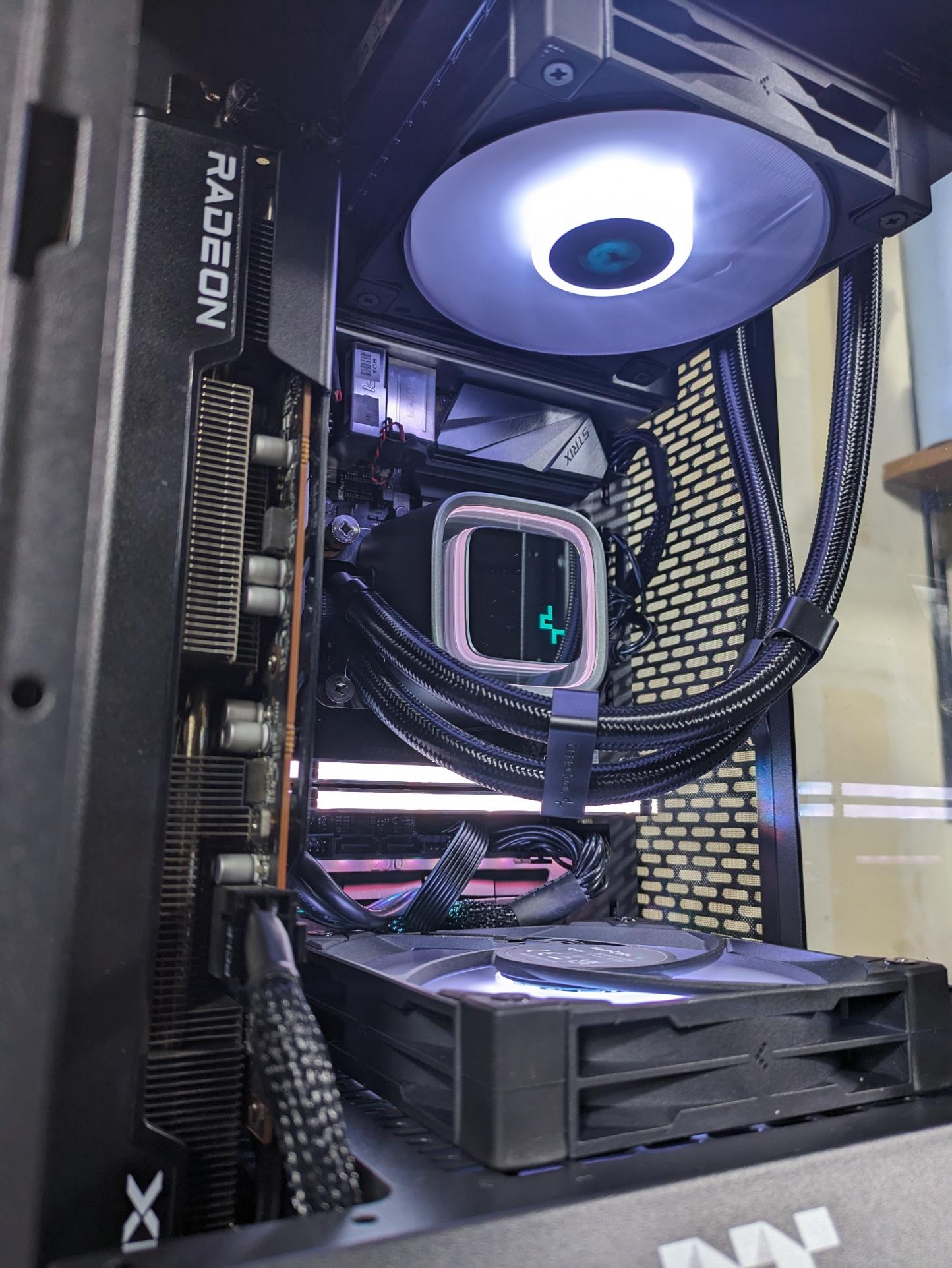 Thermaltake Tower 100 ITX Gaming PC | Ryzen 5 3600 | RX 6600 XT | 1 TB M.2
