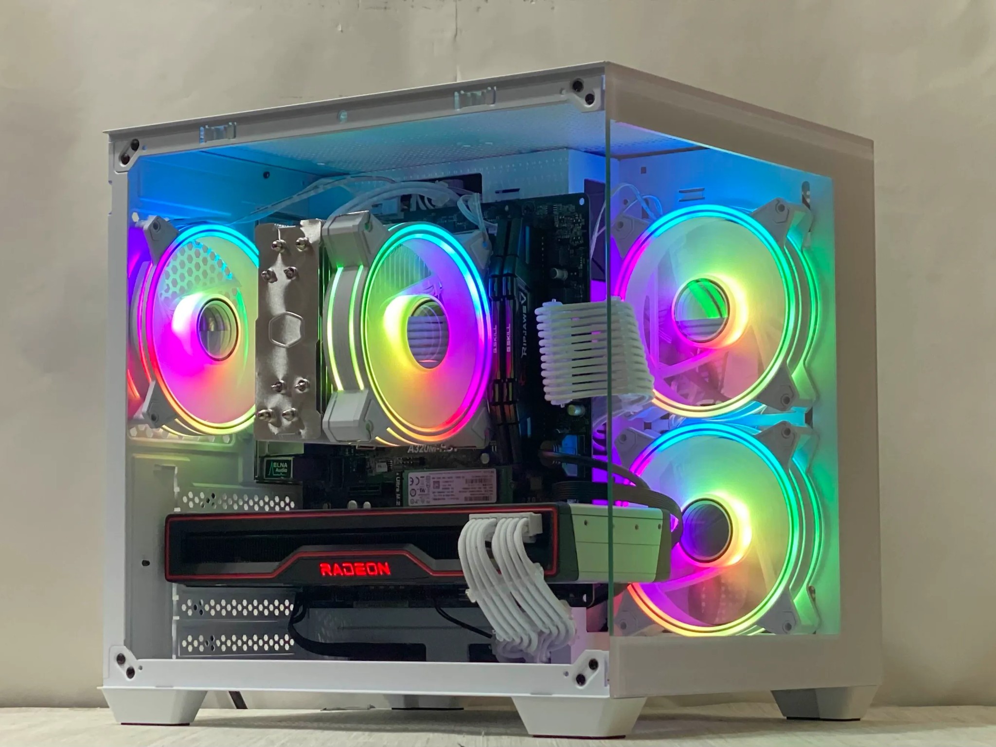 RX 6800, Ryzen 5 5600, 32GB DDR4, 1TB NVMe SSD, WiFi - Gaming PC