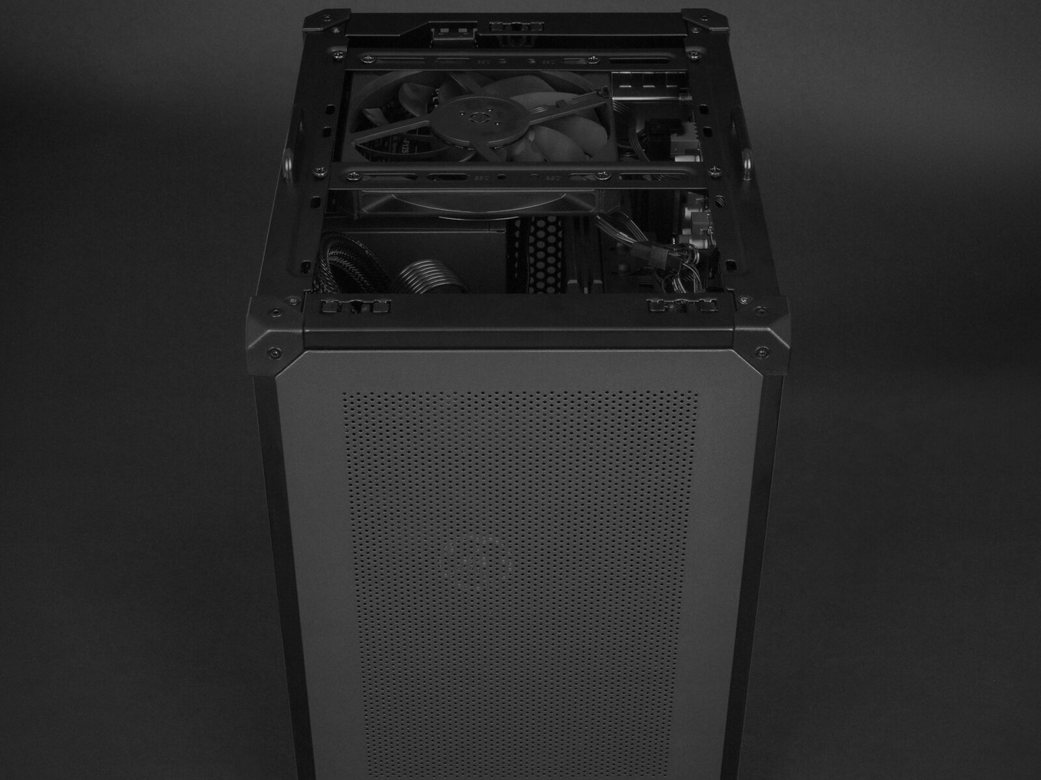 Raster Zero SFF Gaming PC RTX 5060 Ti 16GB Ryzen 7 7700X 32GB DDR5 1TB
