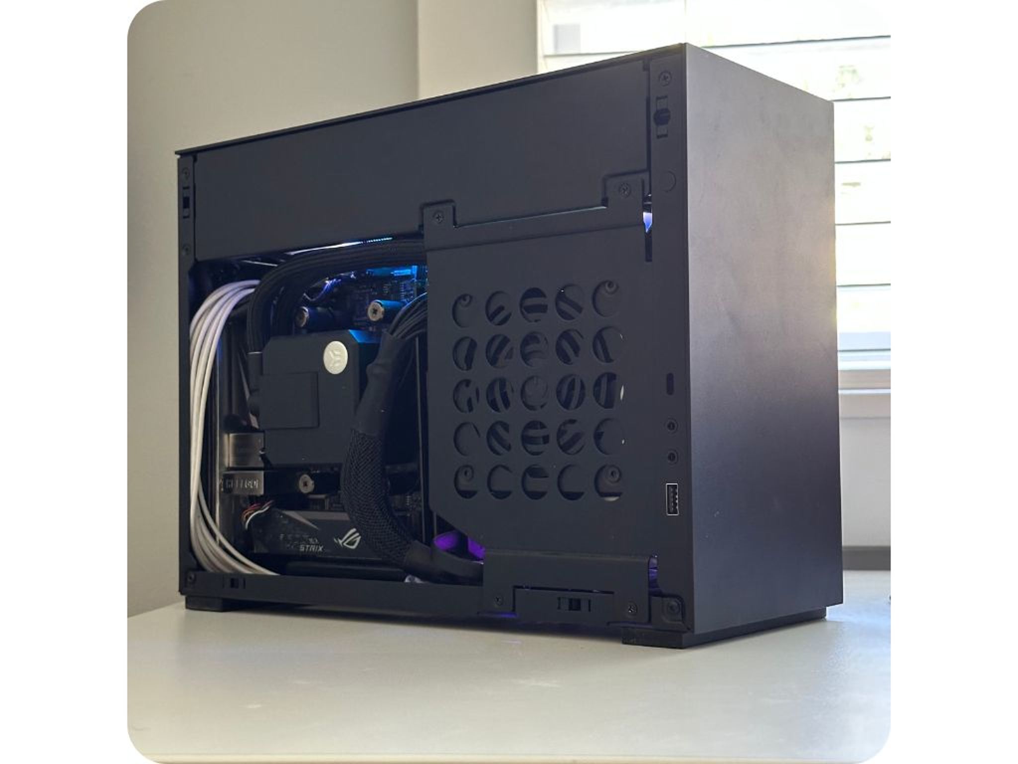Compact RTX 5060 Gaming PC | Ryzen 5 | A4-H2O | Brand New GPU