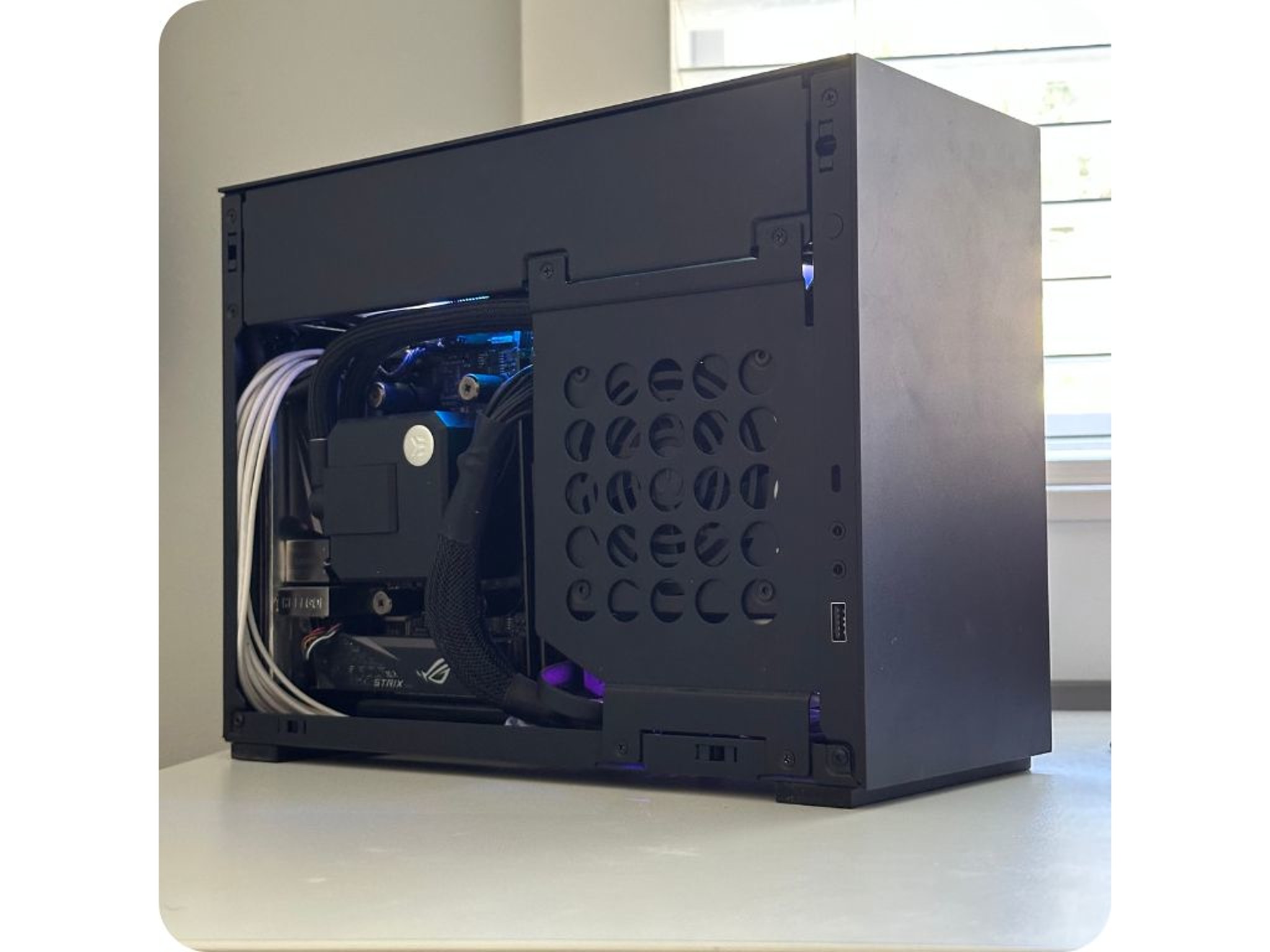Compact RTX 5060 Gaming PC | Ryzen 5 | A4-H2O | Brand New GPU