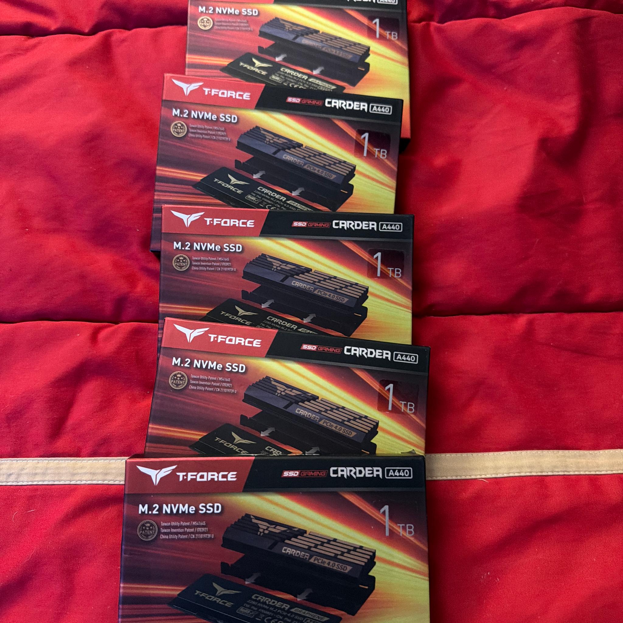 NEW IN BOX 1TB SSD GEN 4 7,000MB/S T-Force Cardea A440 NVME 2280 SSD WITH HEATSINK BRAND NEW IN BOX