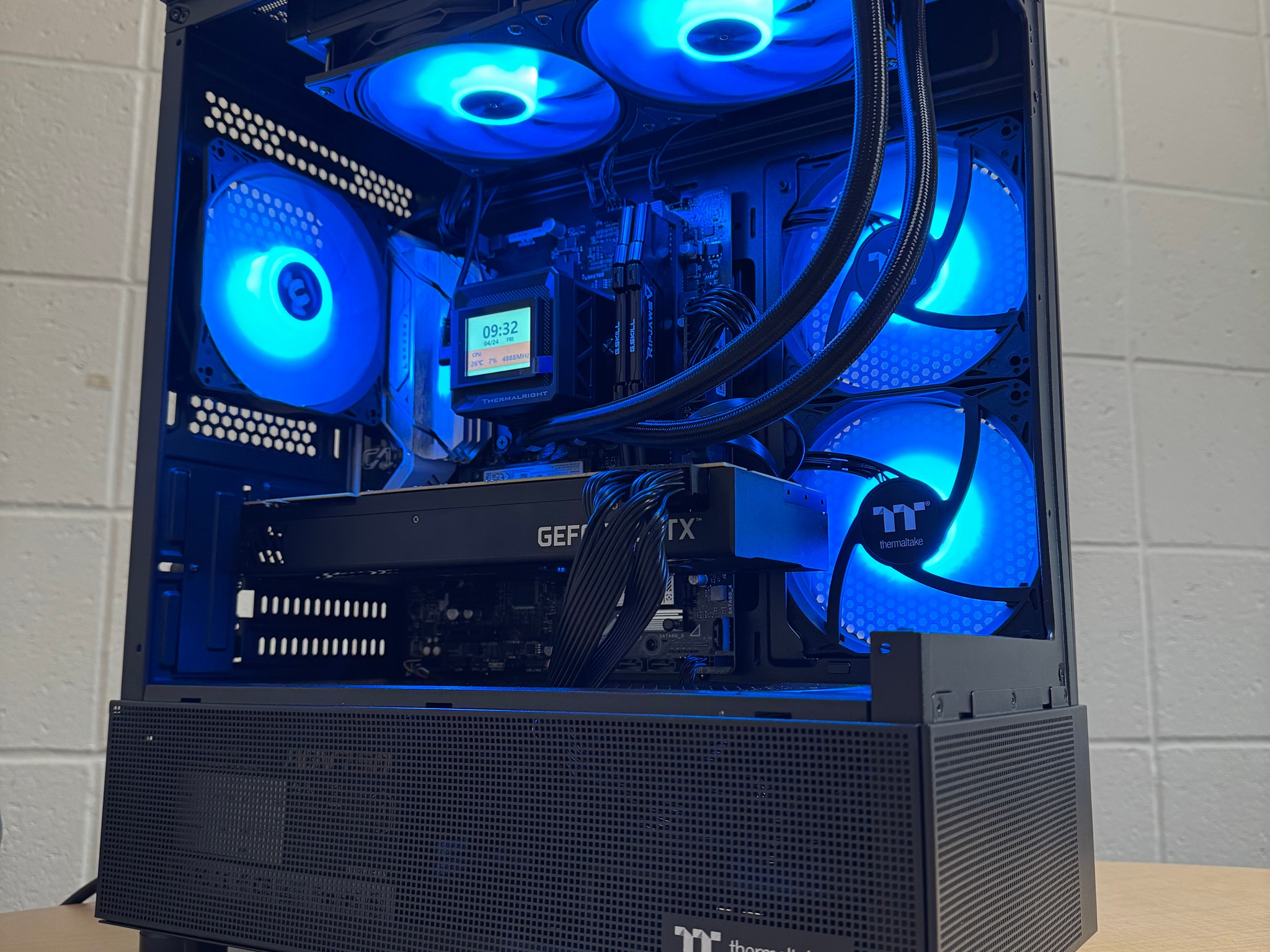 Elite Gaming & Creator Rig | i9-12900K | RTX 2080 Ti | LCD Screen | 32GB | 2TB NVMe