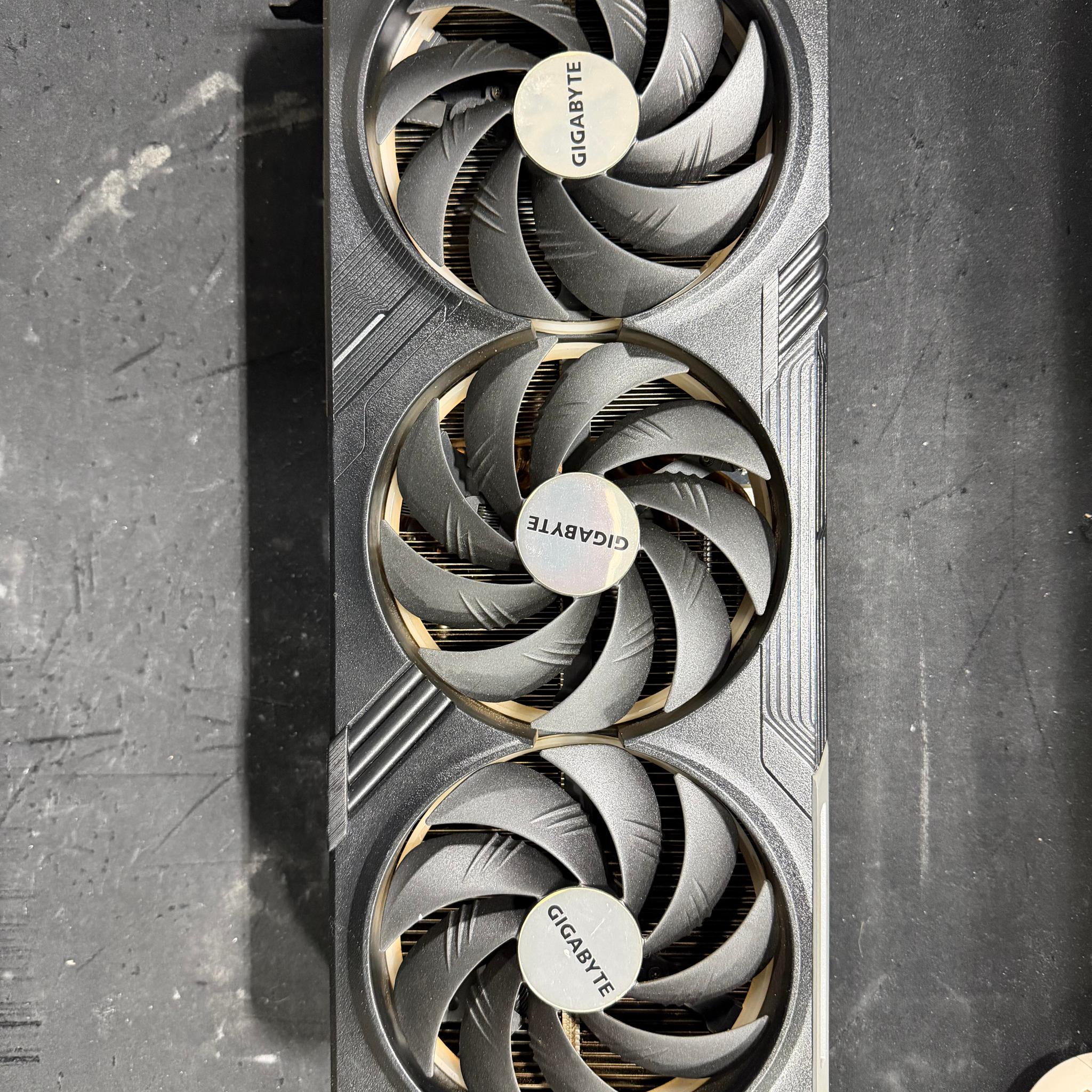 Gigabyte GAMING OC GeForce RTX 4080 SUPER w/ Minor Cosmetic Damage