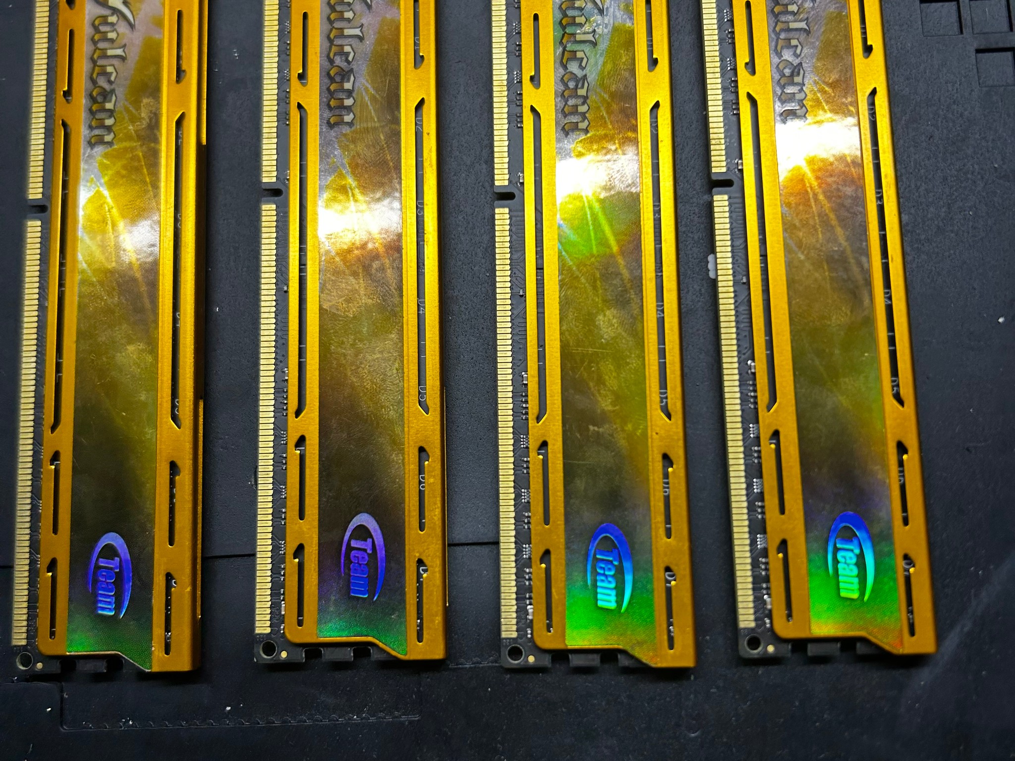 OLD STOCK GOOD CONDITION DDR3 MEMORY 4x4gigabyes