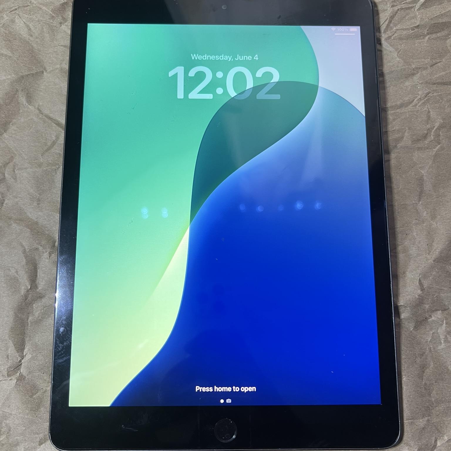 Apple iPad 7th Gen – Wi-Fi + Cellular – 32GB – Space Gray