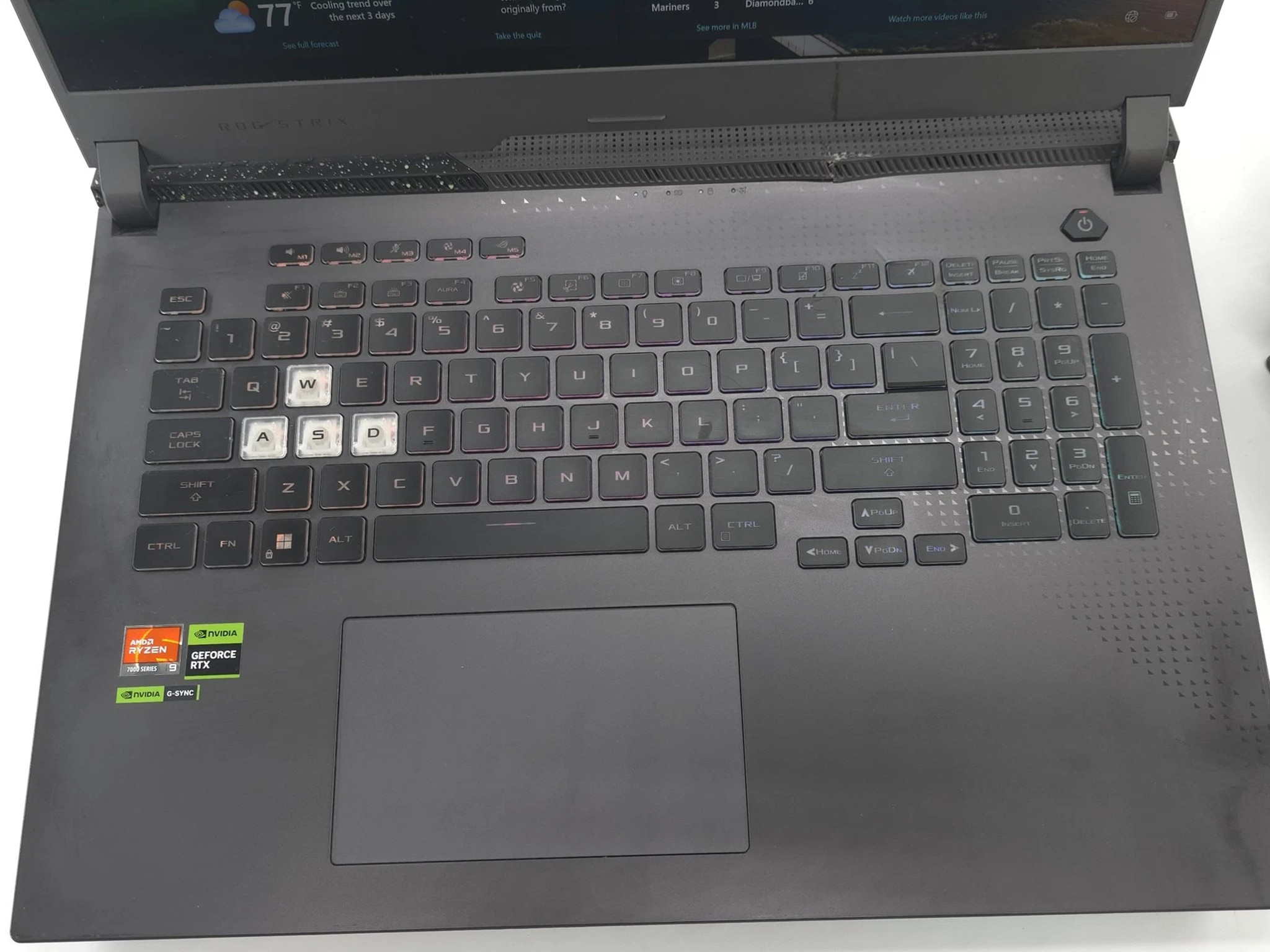 ASUS ROG Strix G17 17.3'' 1TB SSD 16GB RAM 3.0GHz Ryzen 9 7845HX RTX 4060 240Hz