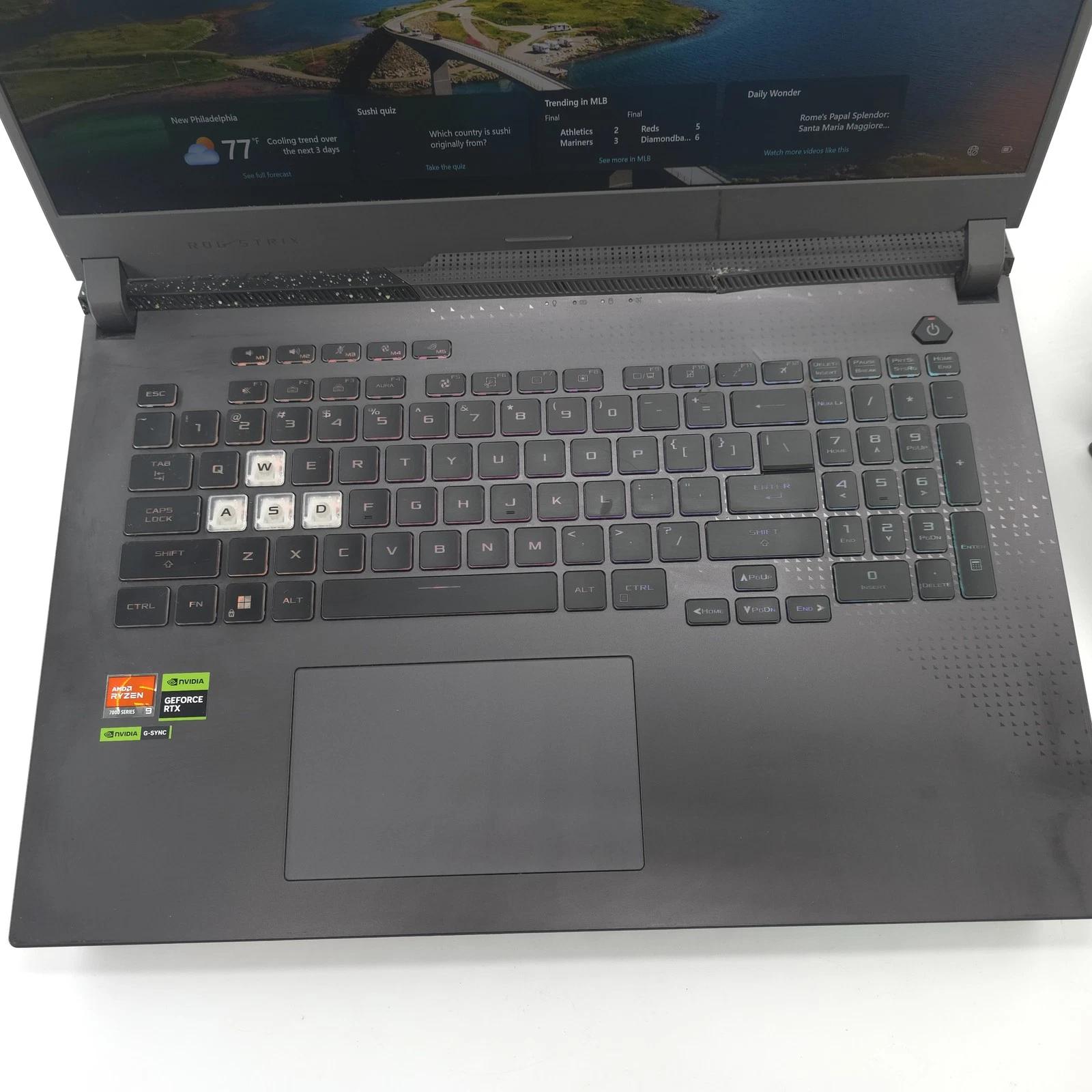ASUS ROG Strix G17 17.3'' 1TB SSD 16GB RAM 3.0GHz Ryzen 9 7845HX RTX 4060 240Hz