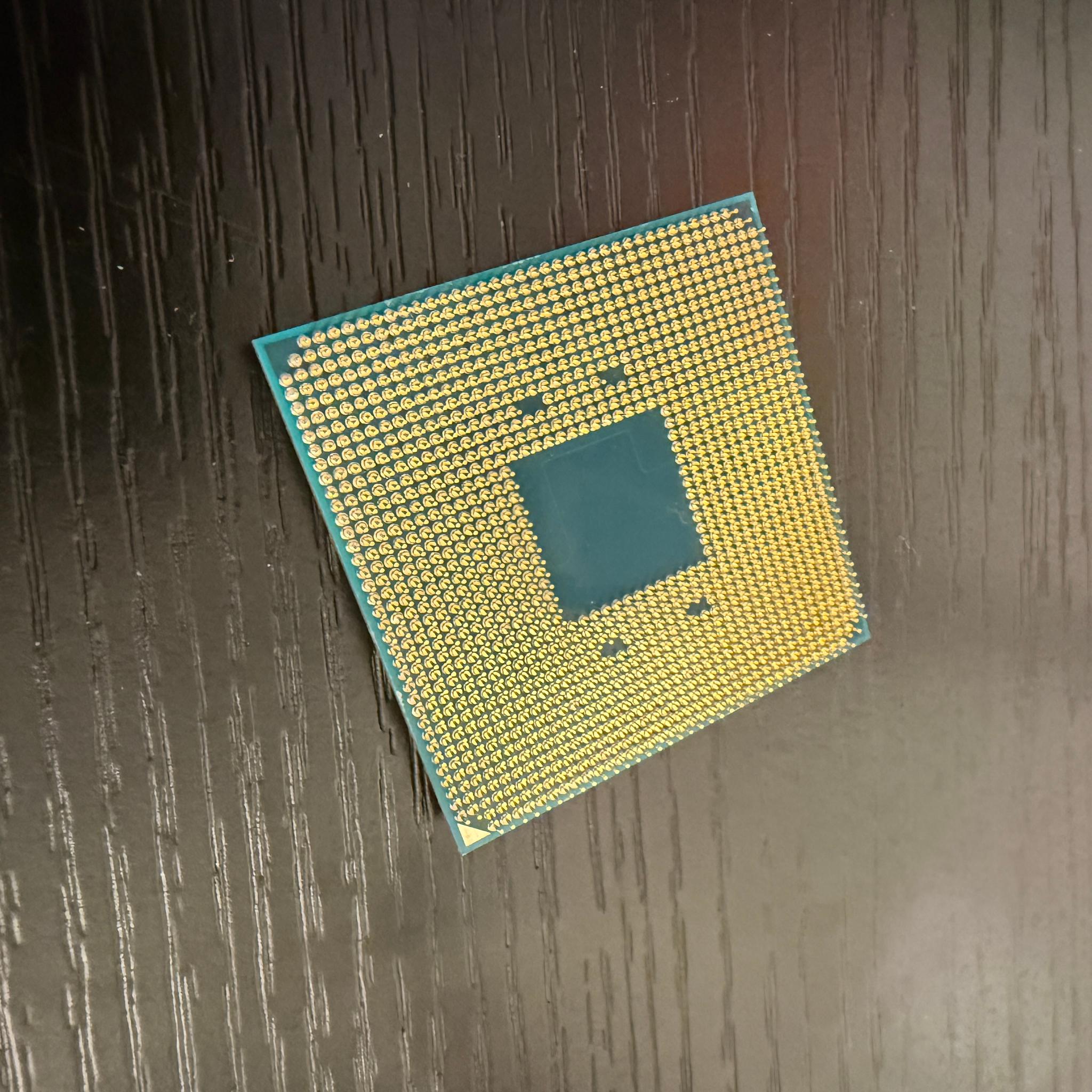 AMD Ryzen 3 2200GE With Wraith Stealth Cooler. 35w Low Power CPU With Radeon Graphics