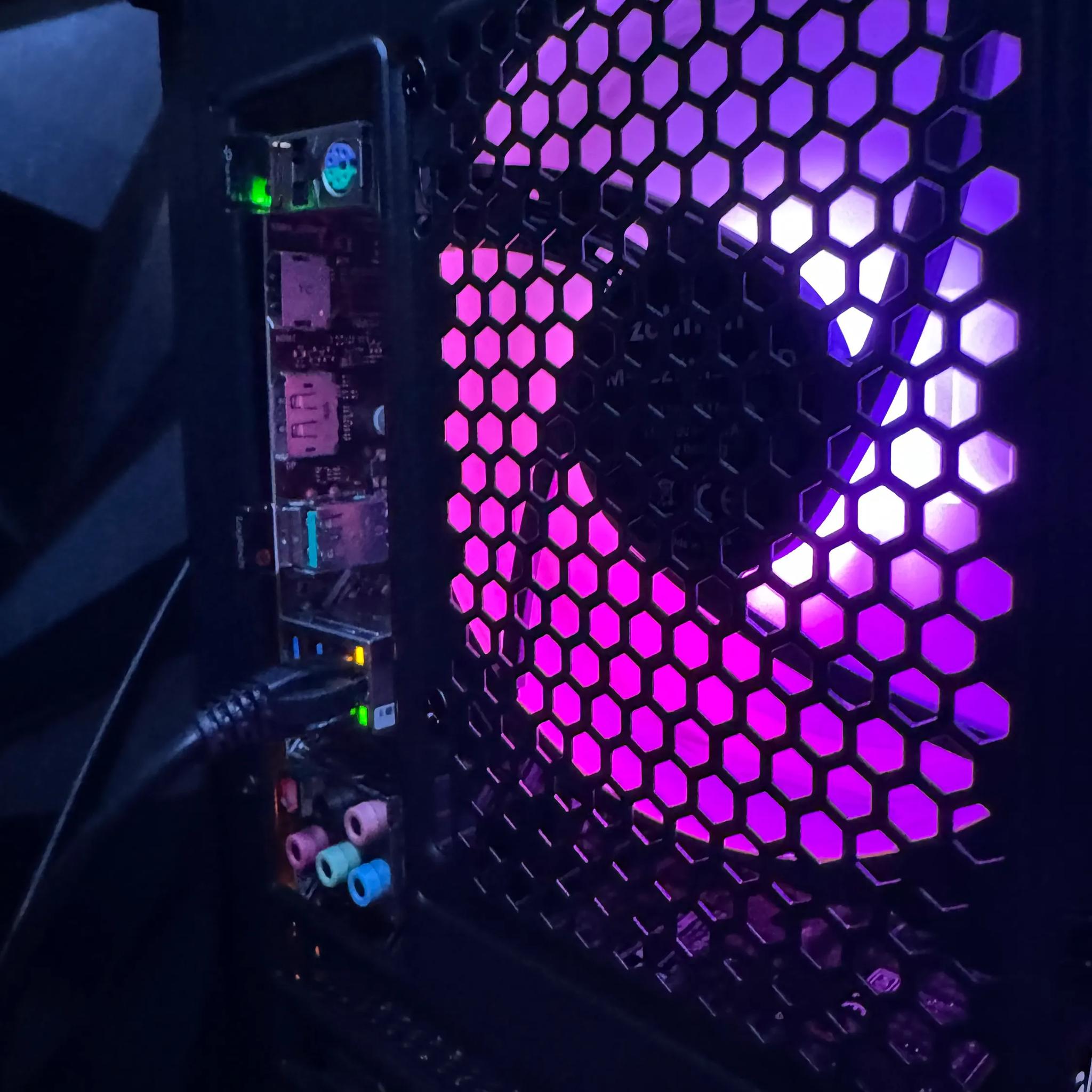 ⛏️🚌⚔️The Battle Bus⛏️🚌⚔️|i5 10500| GTX 1070Ti |16 GB DDR4| 1.5 TB SSD