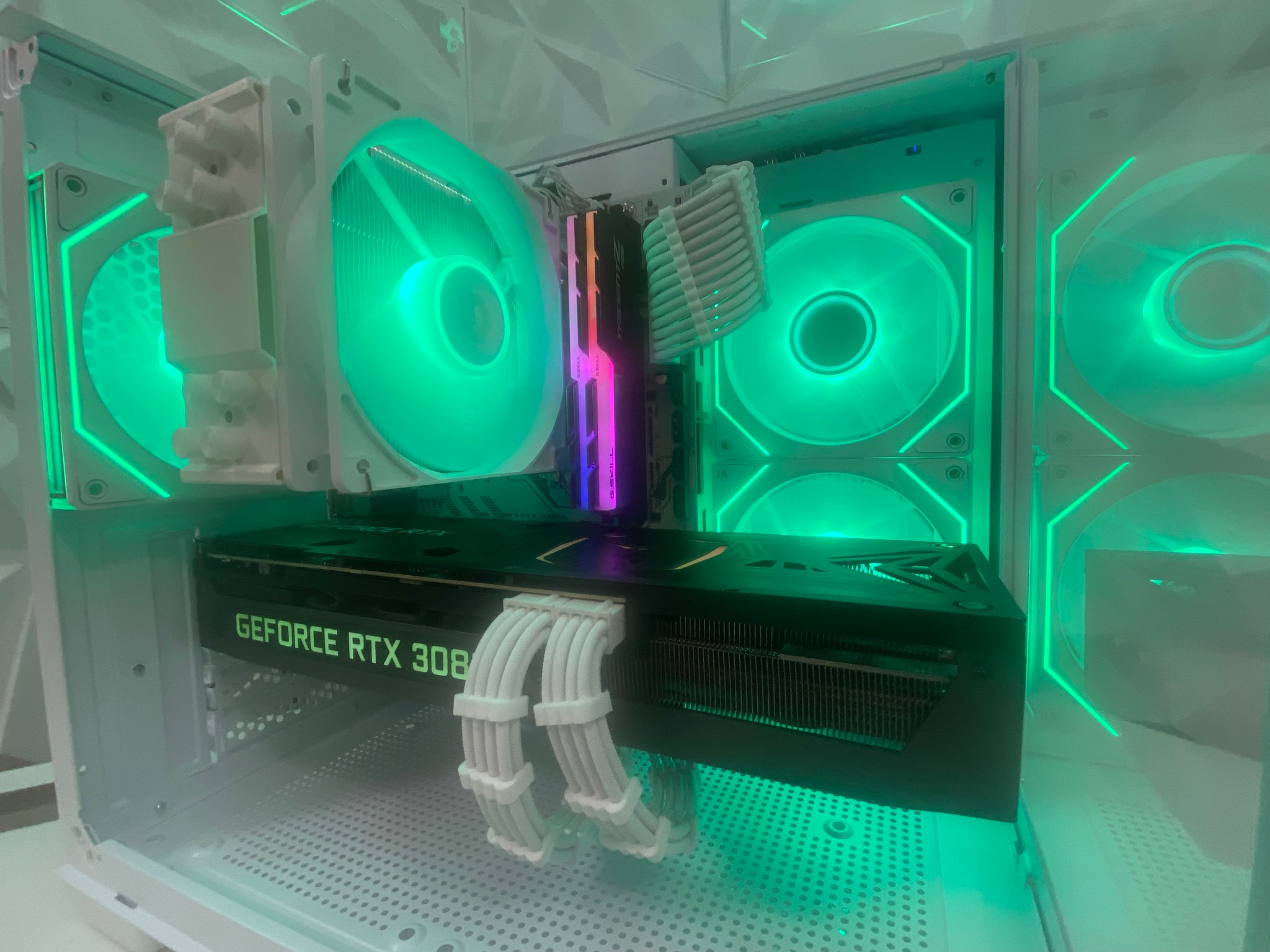🎅🎅 White Elite Build – Ryzen 7 5700X + RTX 3080 10GB | 1440P/4K High FPS Ready