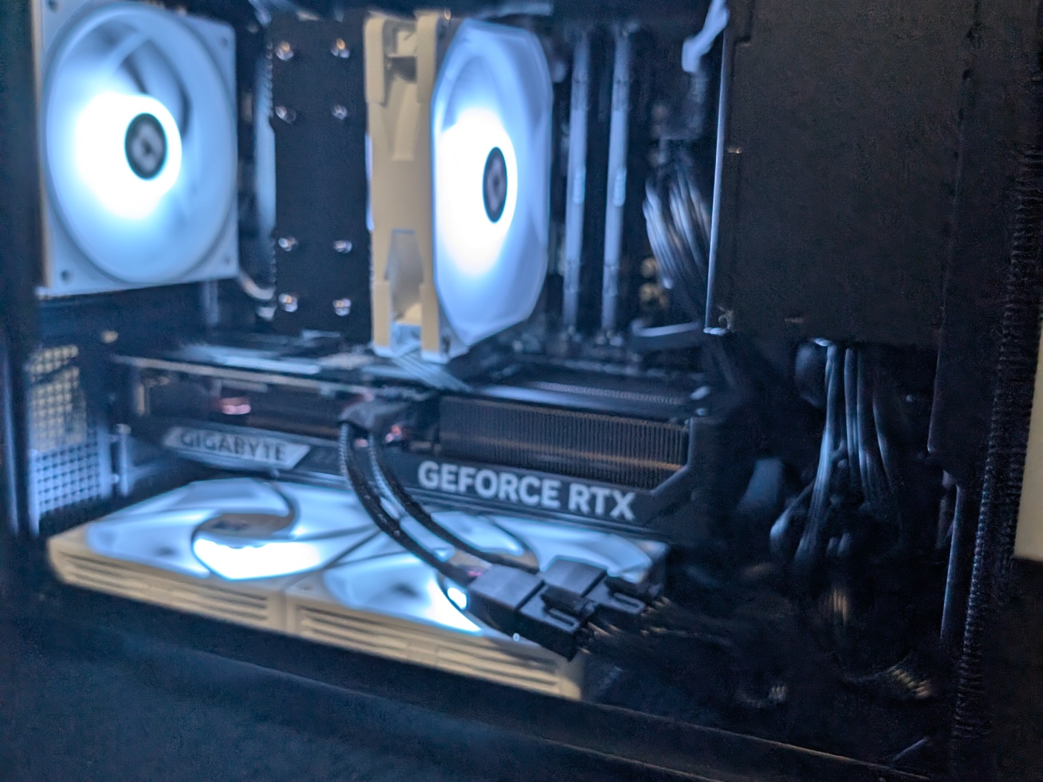 SFF Nvidia Gaming PC RTX 5070-Ryzen 5 7500x3d-32GB DDR5 6000-1 TB NVME mostly new